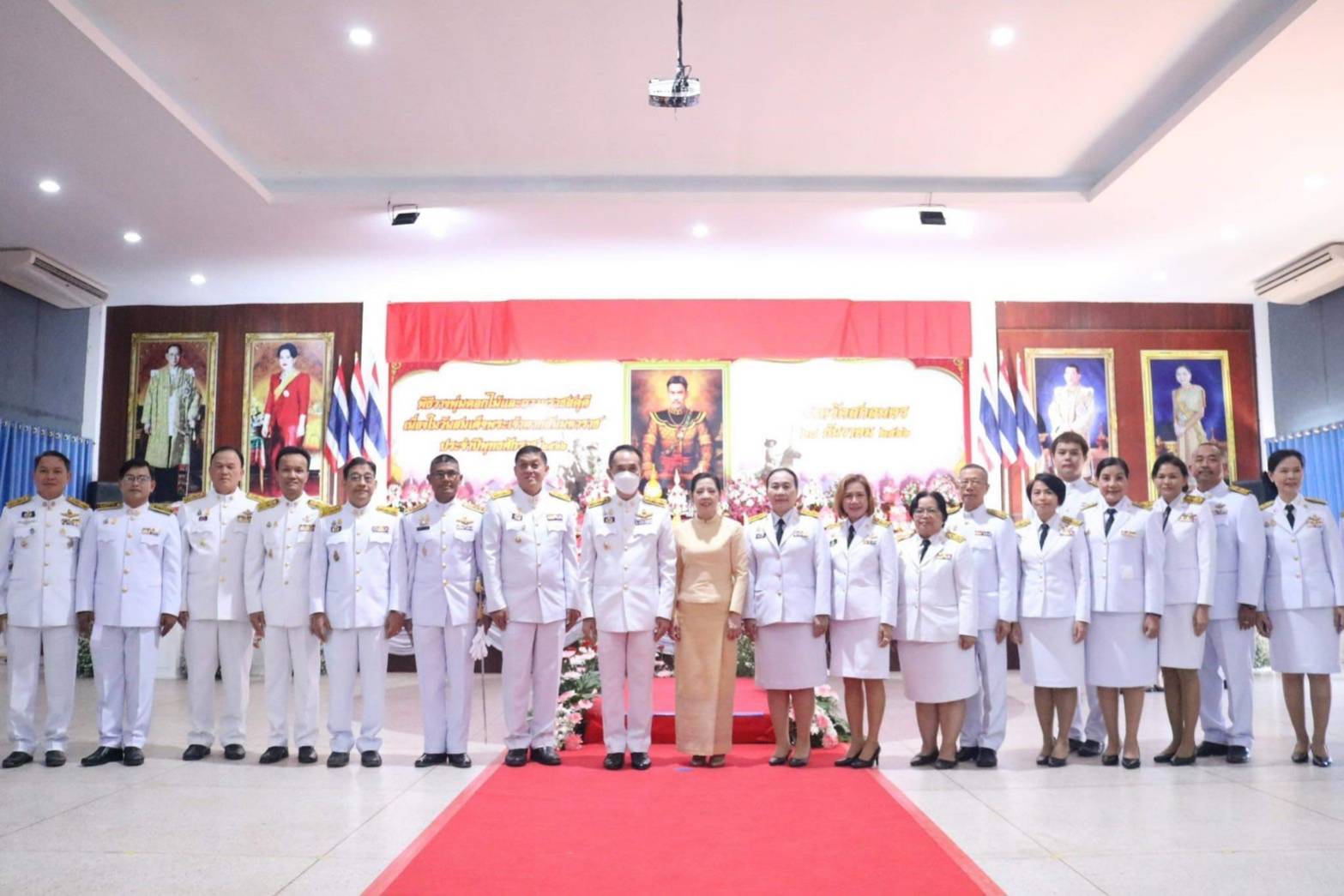 📢พช.สกลนคร : ร่วมพิธีวางพานพุ่มดอกไม้ถวายราชสักการะ “สมเด็จพระเจ้าตากสินมหาราช”