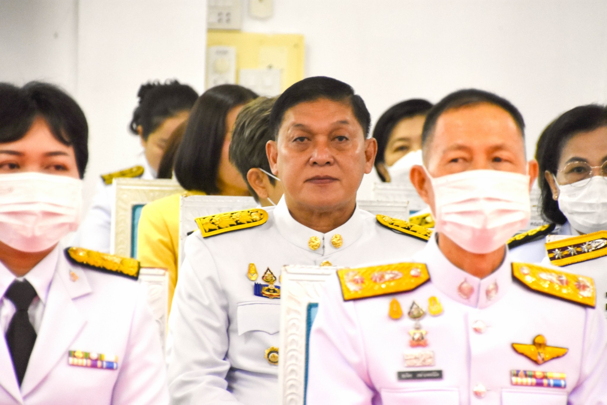 จังหวัดสกลนคร จัดพิธีเจริญพระพุทธมนต์ ทำบุญตักบาตร ถวายพระราชกุศล และพิธีวางพานพุ่มดอกไม้ถวายราชสักการะ เนื่องในวันพ่อแห่งชาติ พ.ศ. 2566