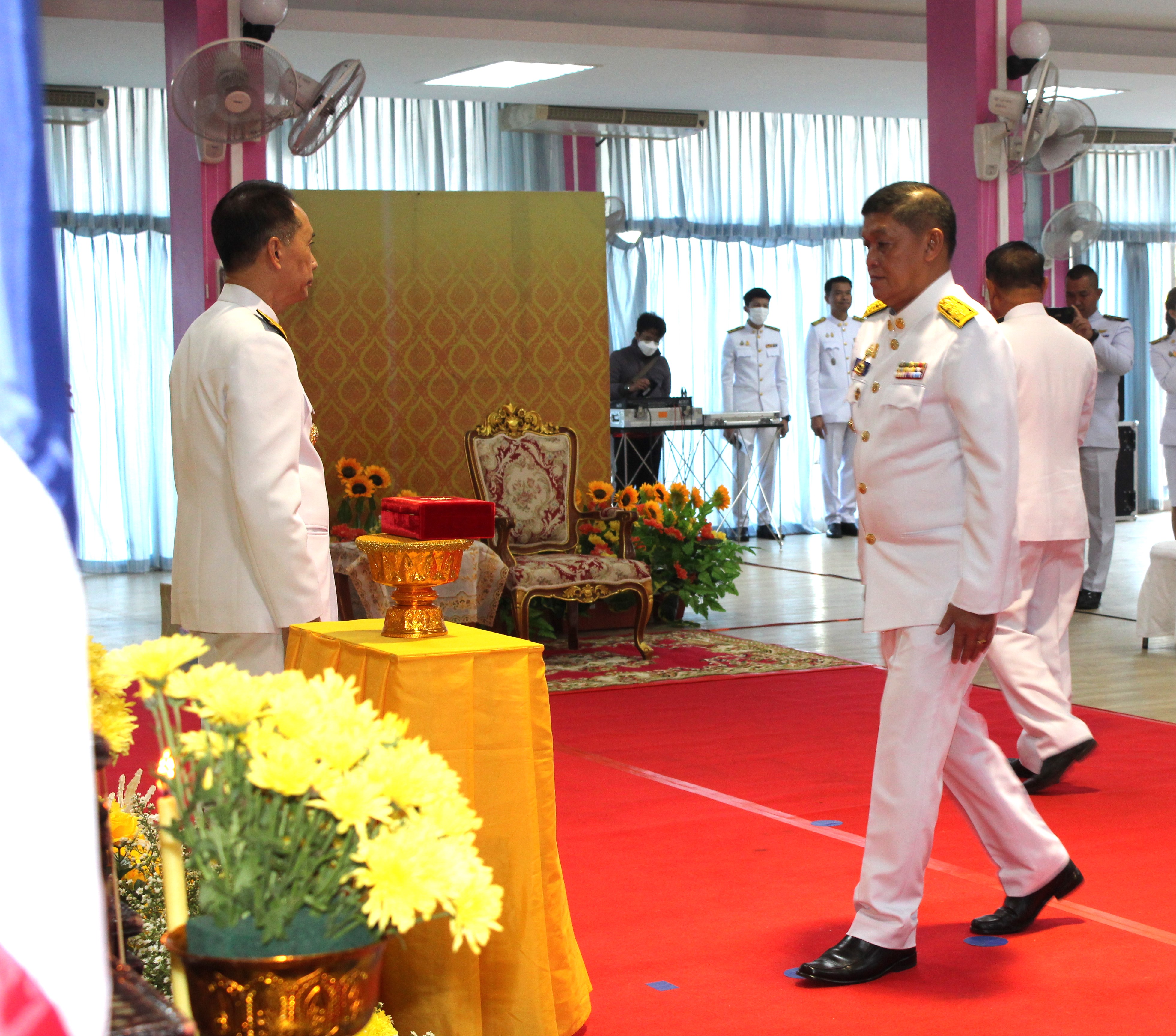 📢พช.สกลนคร : เข้ารับพระราชทานเครื่องราชอิสริยาภรณ์ชั้นสายสะพาย