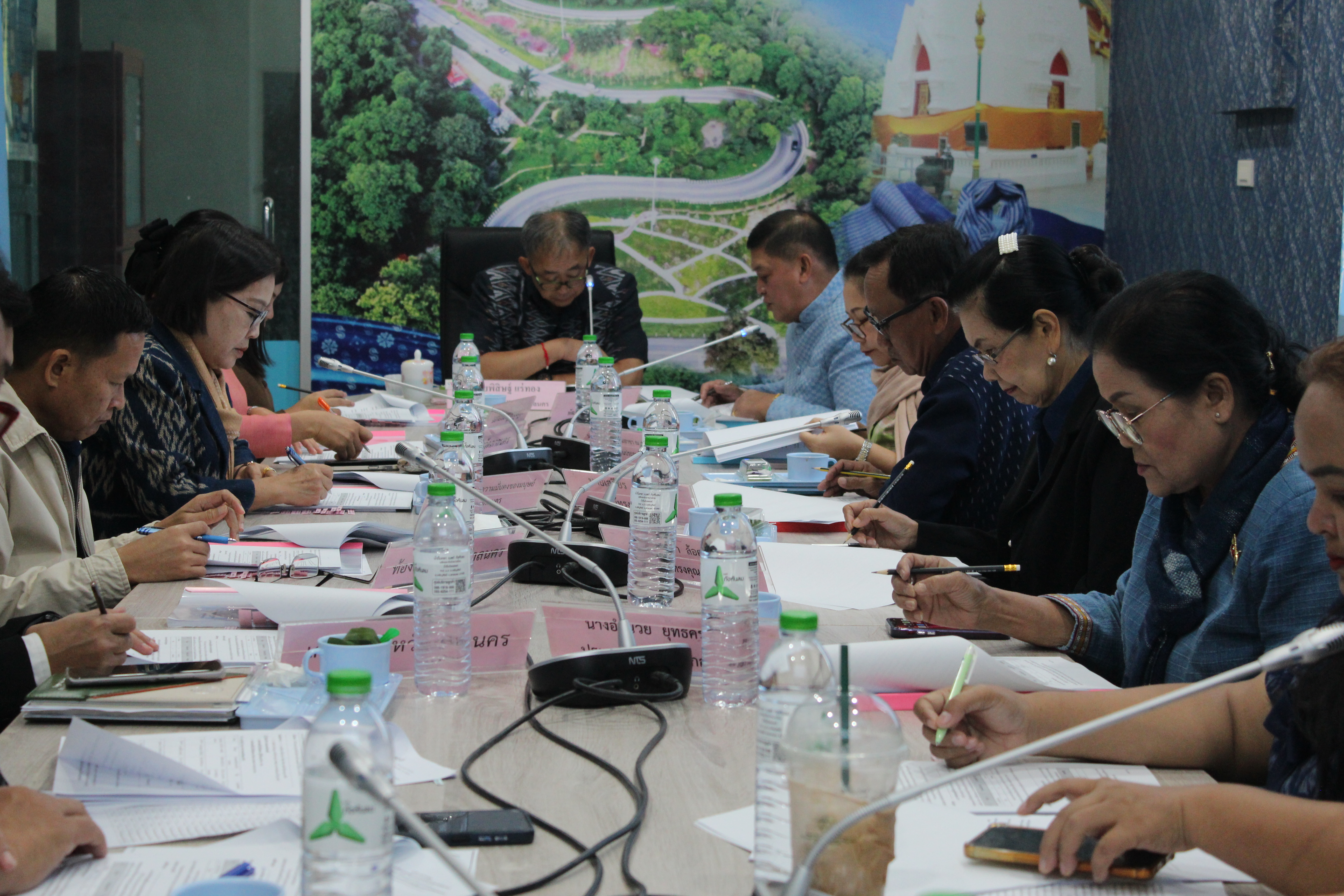 📢พช.สกลนคร : ประชุมคณะอนุกรรมการบริหารกองทุนพัฒนาบทบาทสตรี ระดับจังหวัด จังหวัดสกลนคร ครั้งที่ ๑๐/๒๕๖๖ ณ ห้องประชุมสำนักงานเลขานุการคณะกรรมการบริหารกองทุนพัฒนาบทบาทสตรีจังหวัดสกลนคร