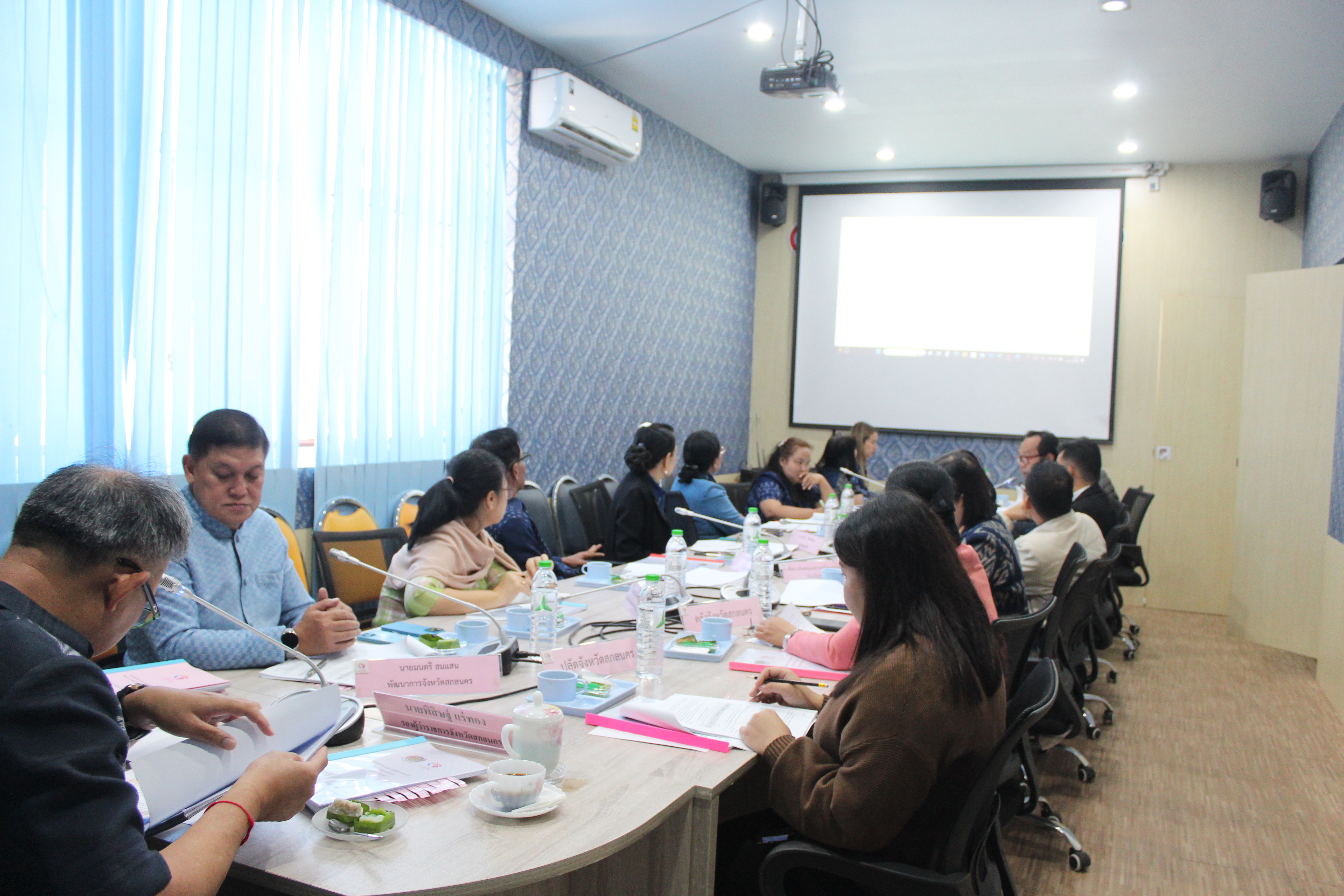 📢พช.สกลนคร : ประชุมคณะอนุกรรมการบริหารกองทุนพัฒนาบทบาทสตรี ระดับจังหวัด จังหวัดสกลนคร ครั้งที่ ๑๐/๒๕๖๖ ณ ห้องประชุมสำนักงานเลขานุการคณะกรรมการบริหารกองทุนพัฒนาบทบาทสตรีจังหวัดสกลนคร