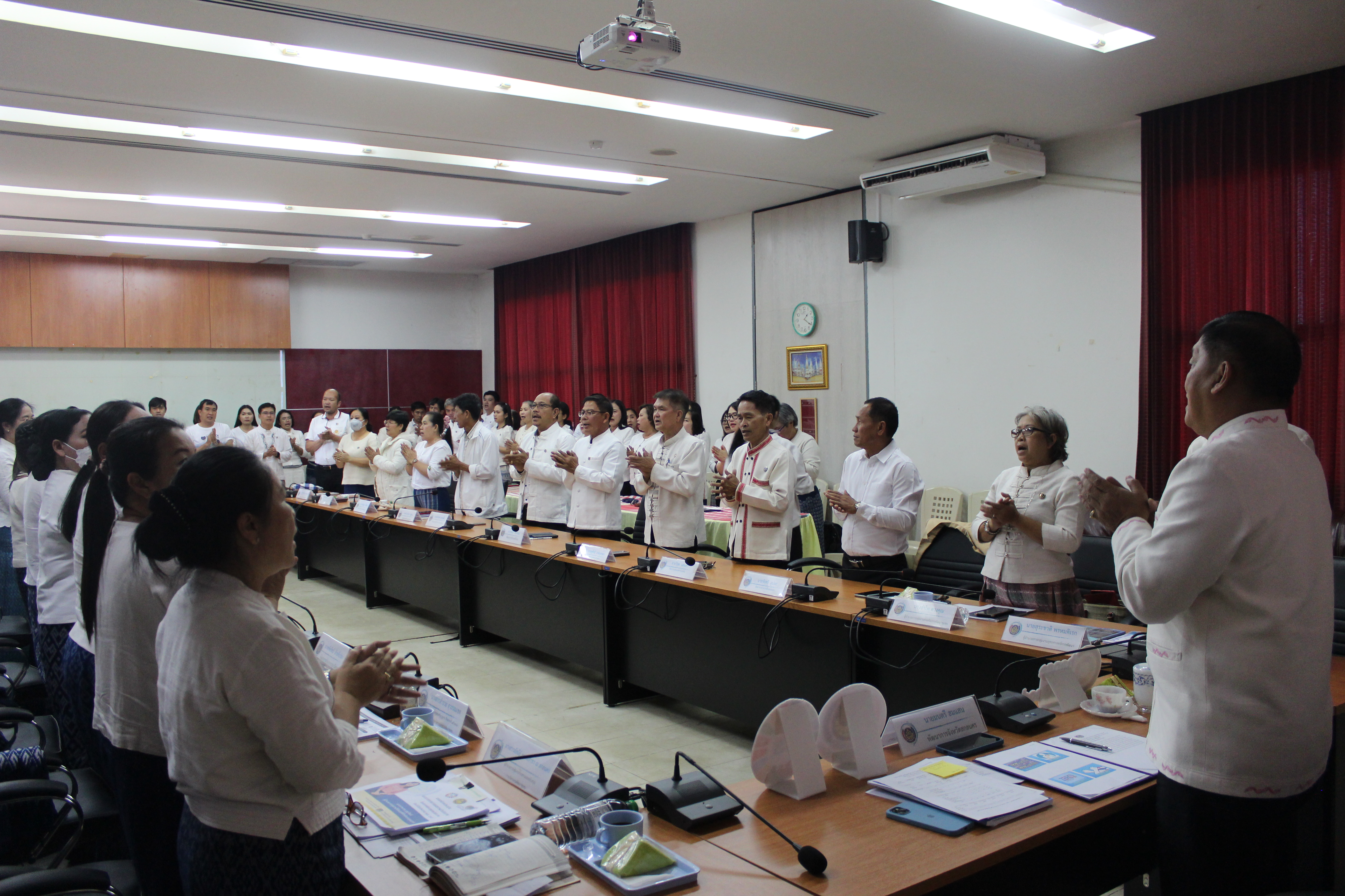 📢พช.สกลนคร : ชี้แจงแนวทางการขับเคลื่อนงานพัฒนาชุมชน ประจำปีงบประมาณ พ.ศ.๒๕๖๗
