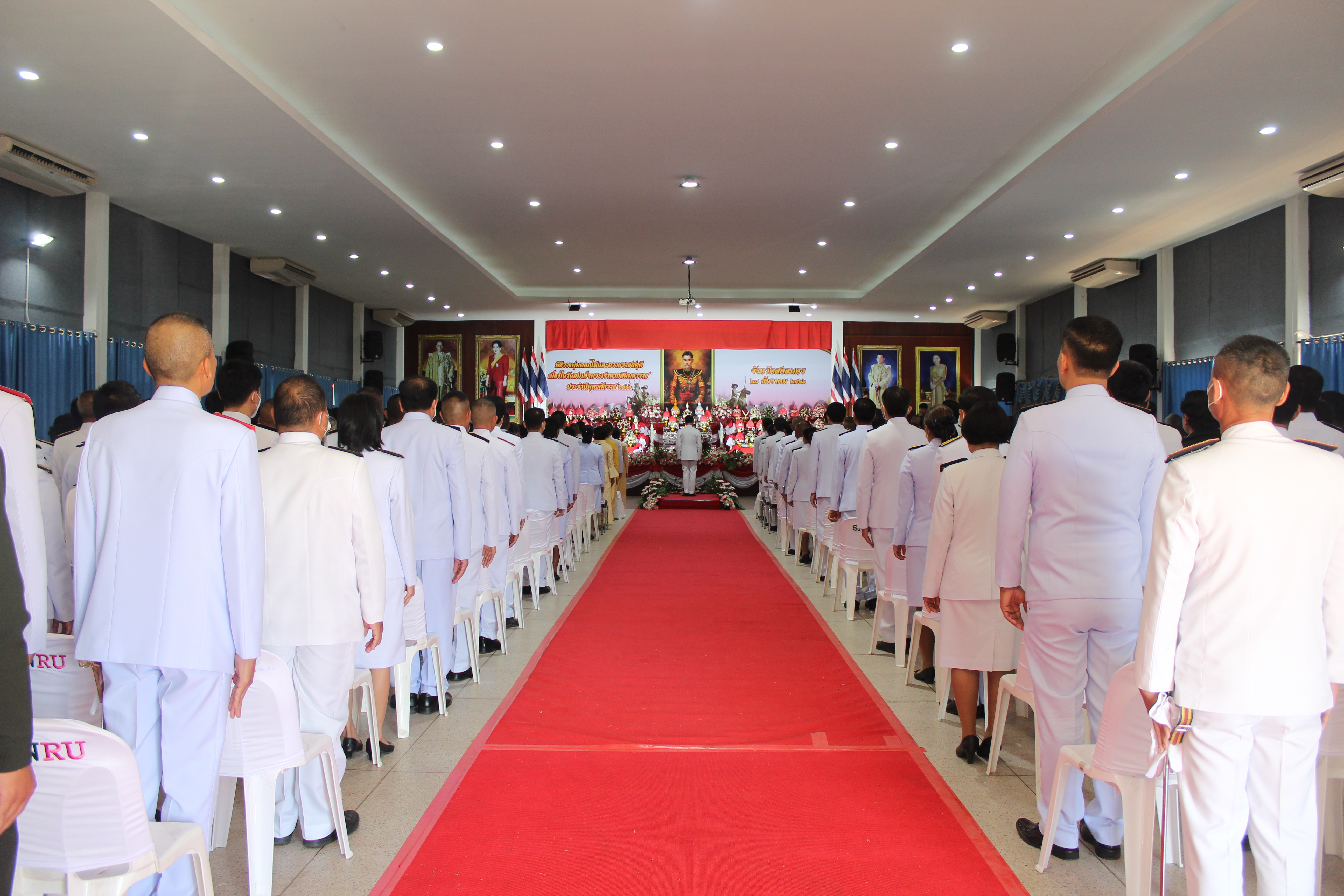 📢พช.สกลนคร : ร่วมพิธีวางพานพุ่มดอกไม้ถวายราชสักการะ “สมเด็จพระเจ้าตากสินมหาราช”