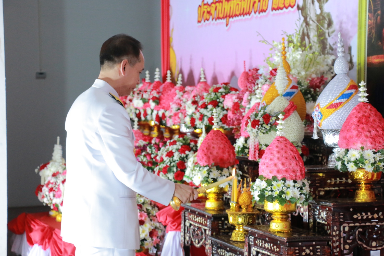 📢พช.สกลนคร : ร่วมพิธีวางพานพุ่มดอกไม้ถวายราชสักการะ “สมเด็จพระเจ้าตากสินมหาราช”