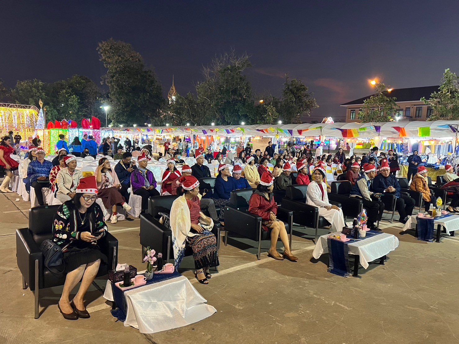 📢พช.สกลนคร : เปิดโครงการส่งเสริมงานประเพณีสำคัญจังหวัดสกลนคร ฮีต ๑๒ คอง ๑๔ เที่ยวได้ตลอดปี กิจกรรมสาธิต และจำหน่ายสินค้าจากชุมชนคุณธรรม และการแสดงศิลปวัฒนธรรม ณ ลานพระบรมราชานุสารรีย์ รัชกาลที่ ๕