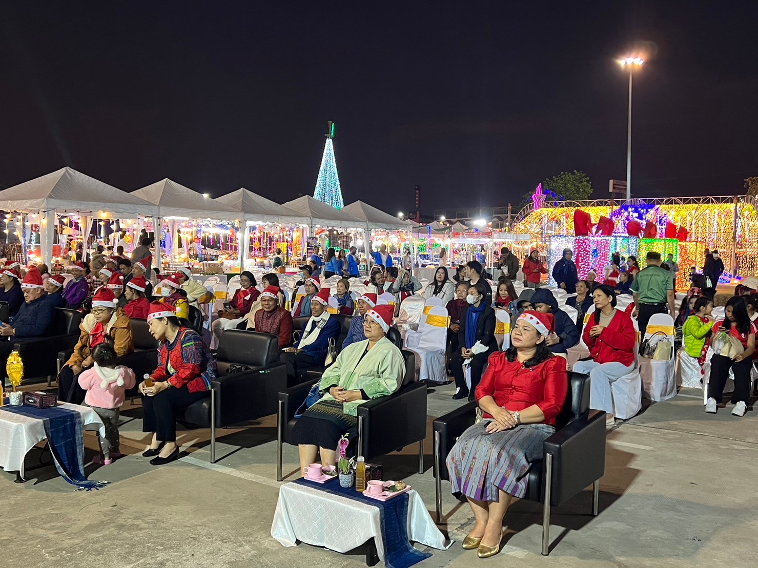 📢พช.สกลนคร : เปิดโครงการส่งเสริมงานประเพณีสำคัญจังหวัดสกลนคร ฮีต ๑๒ คอง ๑๔ เที่ยวได้ตลอดปี กิจกรรมสาธิต และจำหน่ายสินค้าจากชุมชนคุณธรรม และการแสดงศิลปวัฒนธรรม ณ ลานพระบรมราชานุสารรีย์ รัชกาลที่ ๕