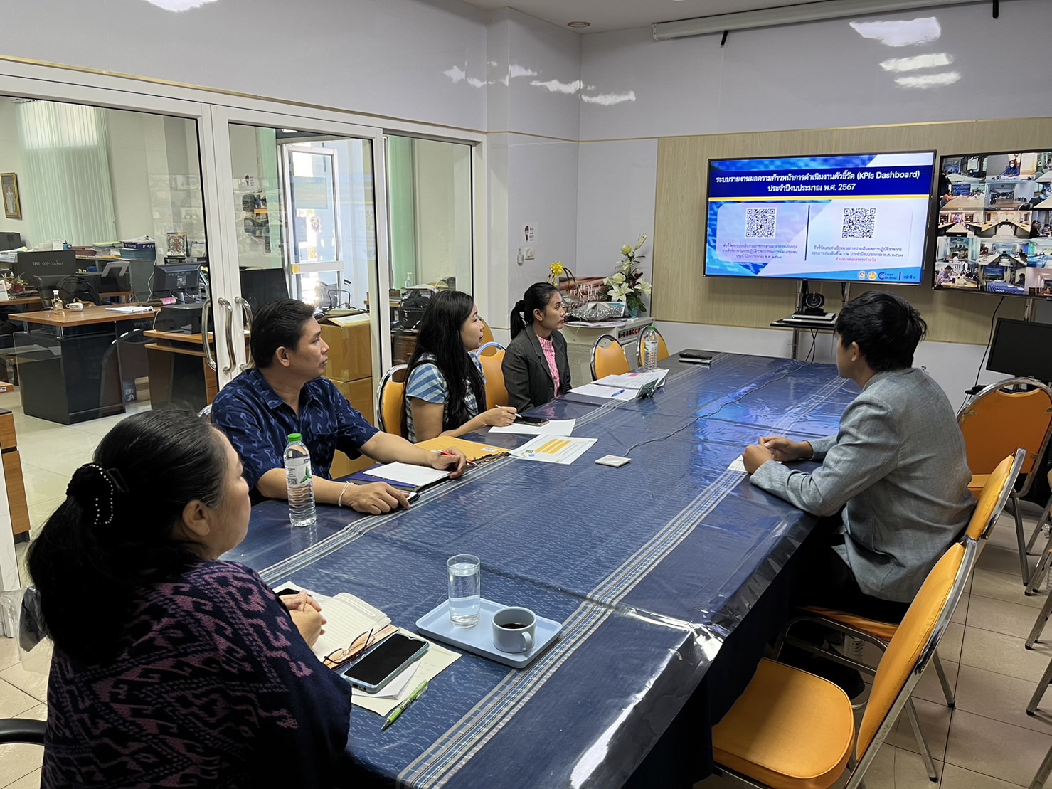 พช.สกลนคร : ร่วมประชุมโครงการการดำเนินงานตามมาตรการปรับปรุง ประสิทธิภาพในการปฏิบัติราชการของกรมการพัฒนาชุมชน ประจำปีงบประมาณ พ.ศ. ๒๕๖๗ กิจกรรมที่ ๑ ประชุมเชิงปฏิบัติการการดำเนินงานตามมาตรการปรับปรุงประสิทธิภาพในการปฏิบัติราชการ ประจำปี งบประมาณ พ.ศ. ๒๕๖๗ ผ่านระบบวีดิทัศน์ทางไกล