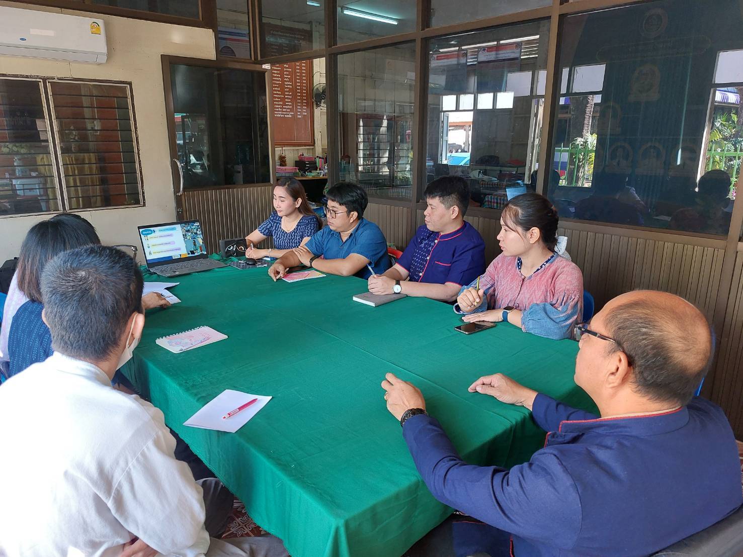 📢พช.สกลนคร : การประชุมชี้แจงการจัดเก็บข้อมูลความจำเป็นพื้นฐาน (จปฐ.) ปี ๒๕๖๗ ถ่ายทอดสดจาก ห้อง war room ชั้น ๕ กรมการพัฒนาชุมชน