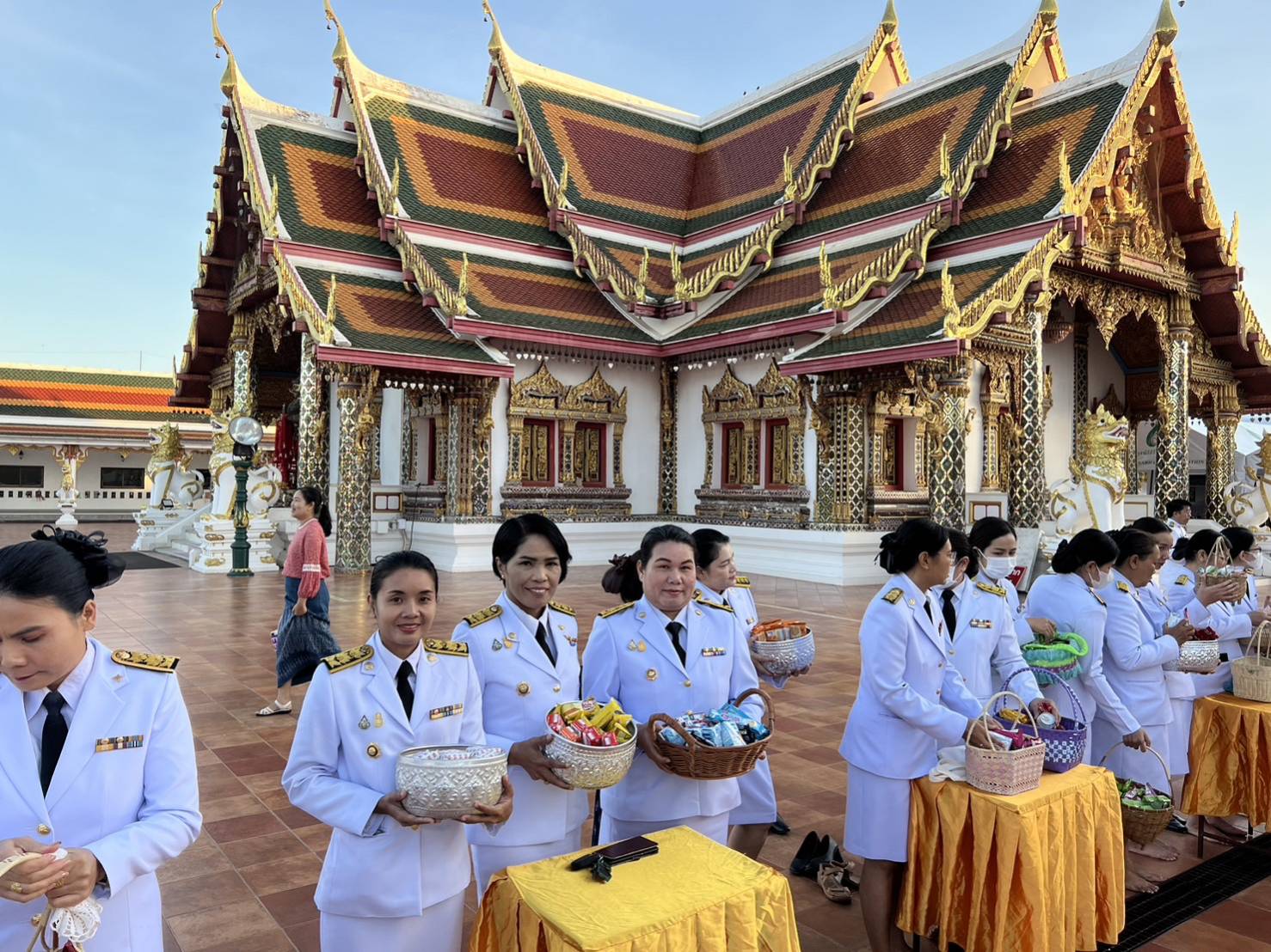 📢พช.สกลนคร : ร่วมพิธีทำบุญตักบาตรถวายพระกุศลและถวายพระพร เนื่องในโอกาสวันคล้ายวันประสูติ สมเด็จพระเจ้าลูกเธอ เจ้าฟ้าสิริวัณณวรี นารีรัตนราชกัญญา