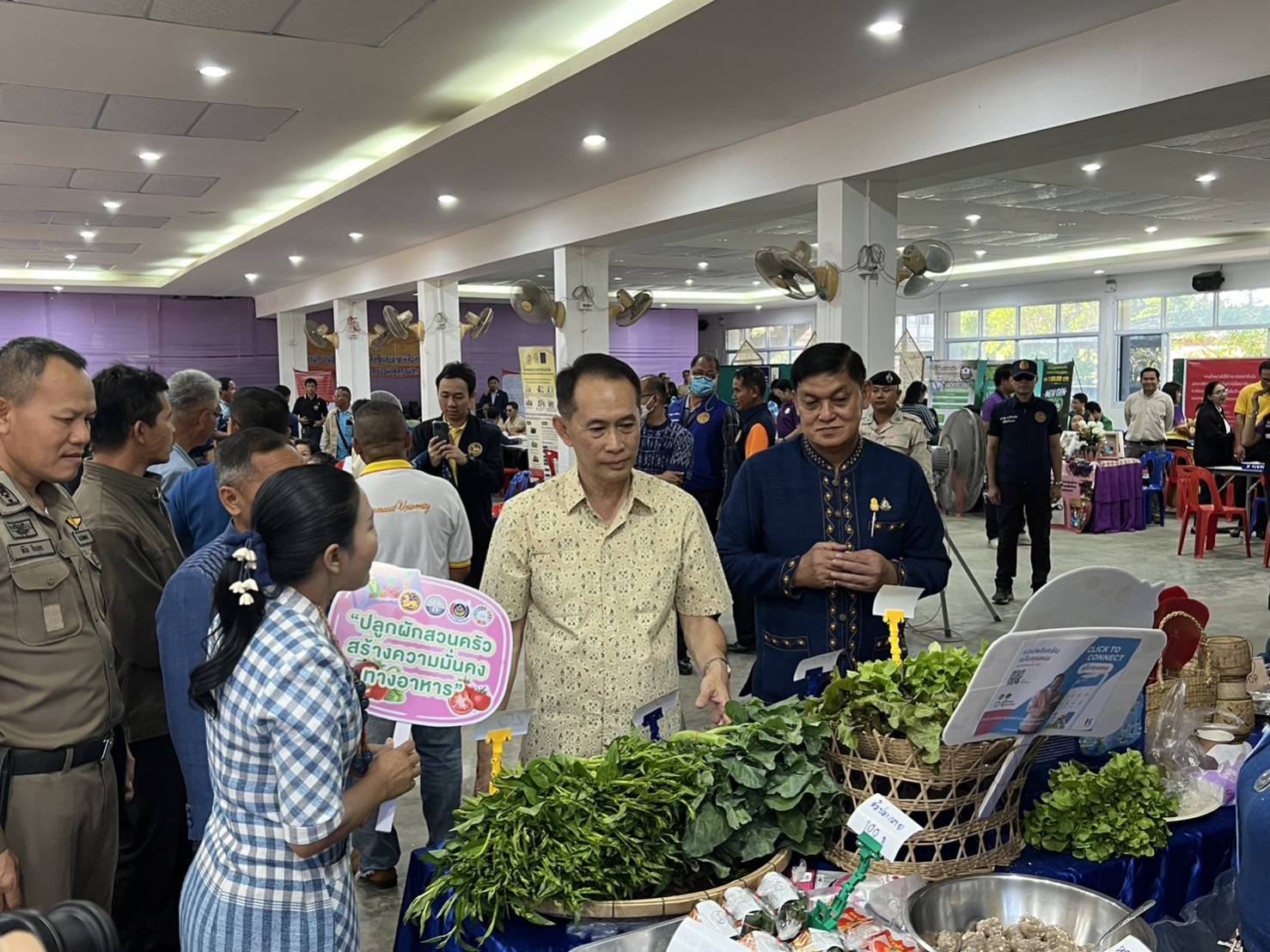 📢พช.สกลนคร : สกลนคร Kick Off มหกรรมตลาดนัด “แก้หนี้นอกระบบ” 