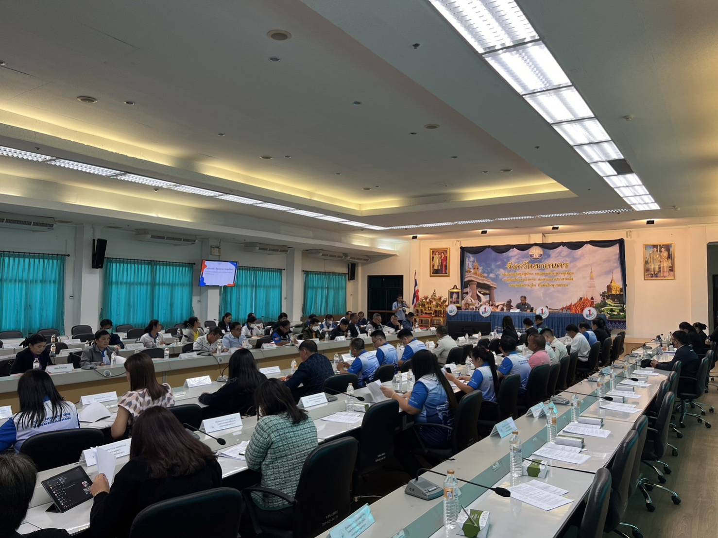 📢พช.สกลนคร : ร่วมประชุมคณะกรรมการโครงการรณรงค์ป้องกันและแก้ไขปัญหายาเสพติดจังหวัดสกลนคร (โครงการ TO BE NUMBER ONE) ครั้งที่1/2567