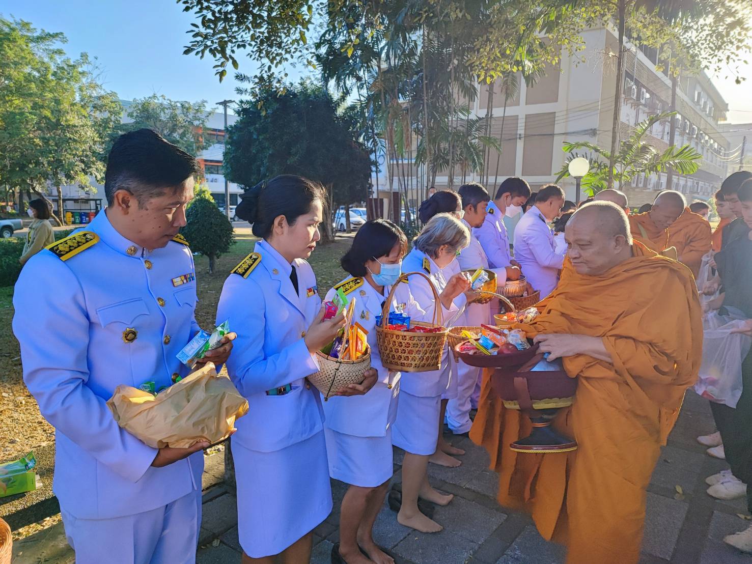 📢พช.สกลนคร : จังหวัดสกลนครและคณะสงฆ์จังหวัดสกลนคร จัดงานรัฐพิธีวันพ่อขุนรามคำแหงมหาราช ประจำปีพุทธศักราช ๒๕๖๗