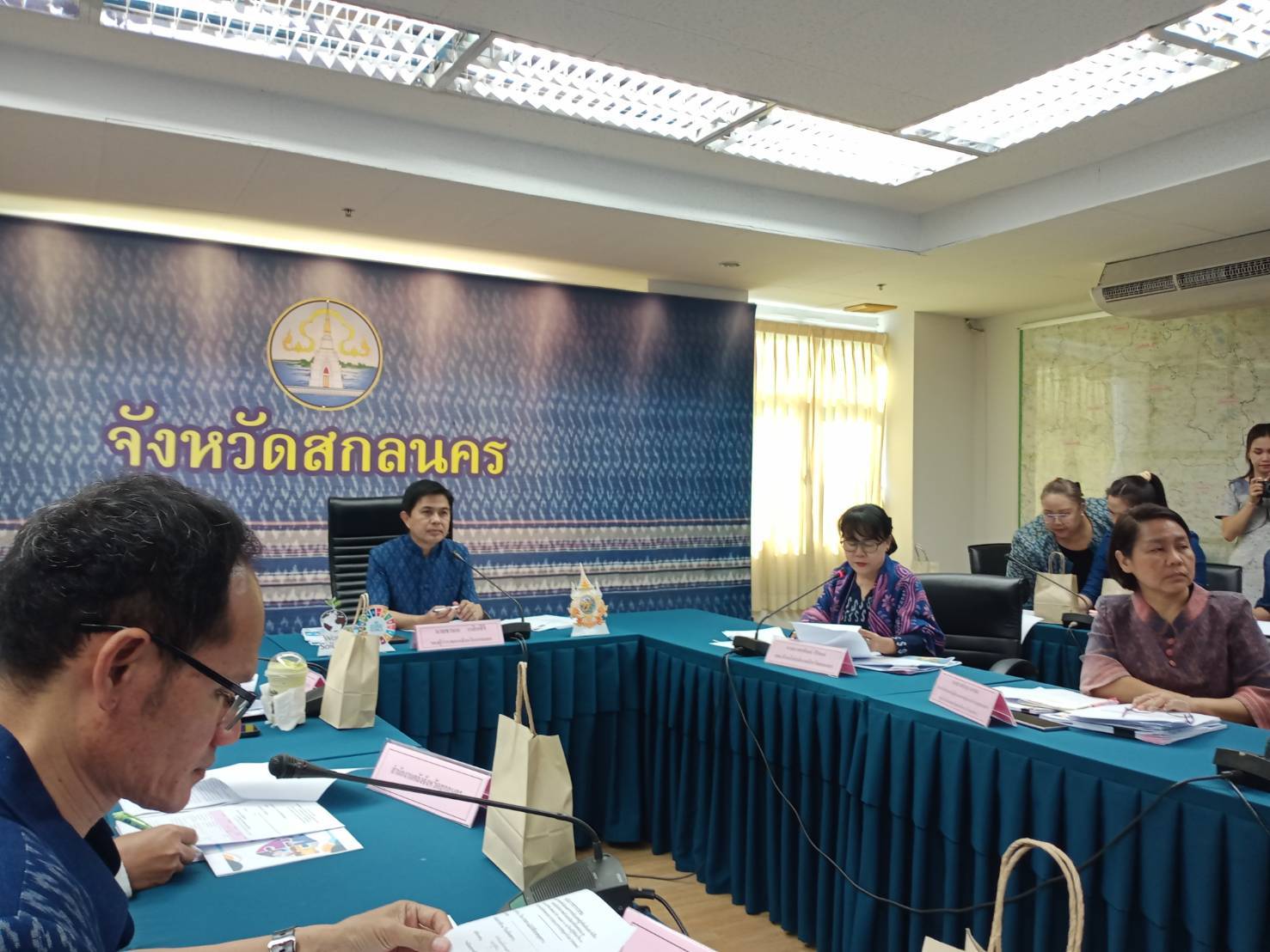 📢พช.สกลนคร : ร่วมประชุมหารือการขับเคลื่อนการยกระดับเมืองและการกระตุ้นเศรษฐกิจท้องถิ่นอย่างยั่งยืนของกลุ่มจังหวัดภาคตะวันออกเฉียงเหนือตอนบน ๒