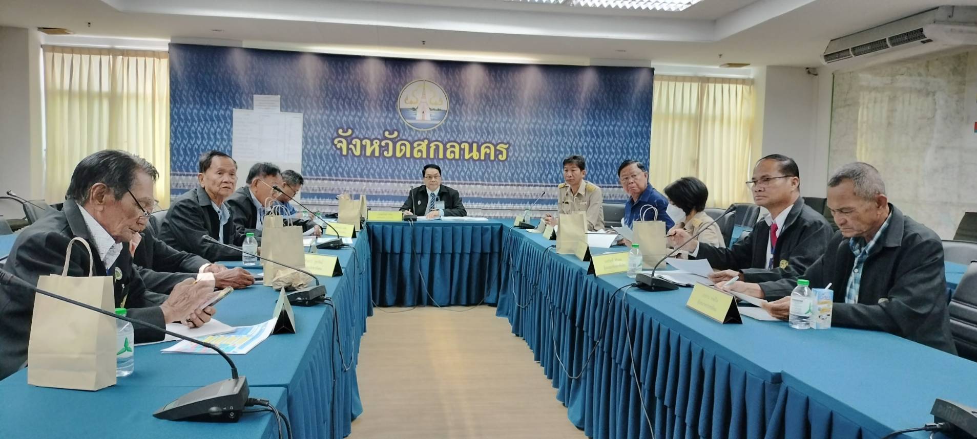 📢พช.สกลนคร : รับการติดตามความก้าวหน้าโครงการตามแผนปฏิบัติราชการประจำปีงบประมาณ พ.ศ.๒๕๖๖ “โครงการส่งเสริมพัฒนาคุณภาพชีวิตและเศรษฐกิจชุมชนฐานรากจังหวัดสกลนคร”