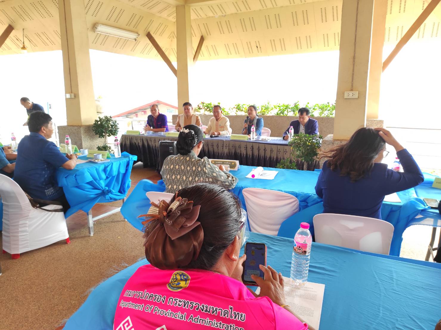 📢พช.สกลนคร : ประชุมหารือข้อกฎหมายท่องเที่ยวกลุ่ม OTOP นวัตวิถีบ้านท่าวัดเหนือ