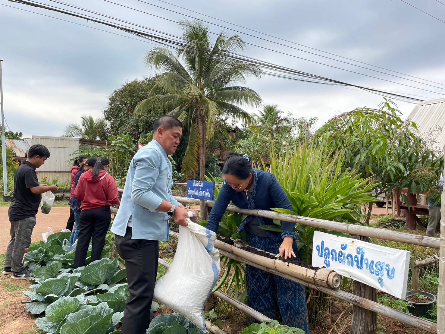 📢พช.สกลนคร : พัฒนาการจังหวัดสกลนครติดตามการดำเนินงานสร้างความมั่นคงทางด้านอาหาร