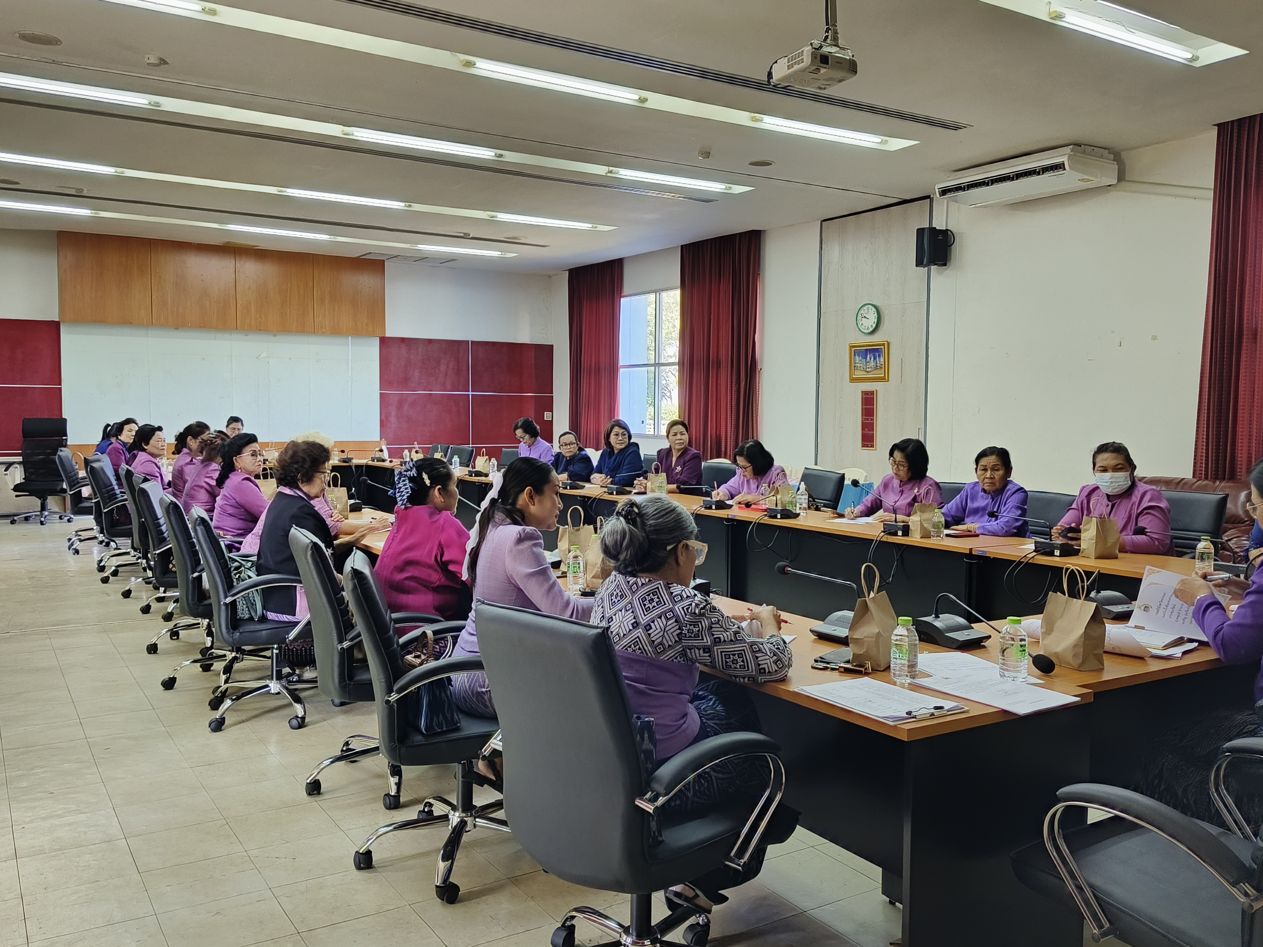📢พช.สกลนคร : ประชุมคณะกรรมการพัฒนาสตรีจังหวัดสกลนคร(กพสจ.) ครั้งที่ ๑/๒๕๖๗