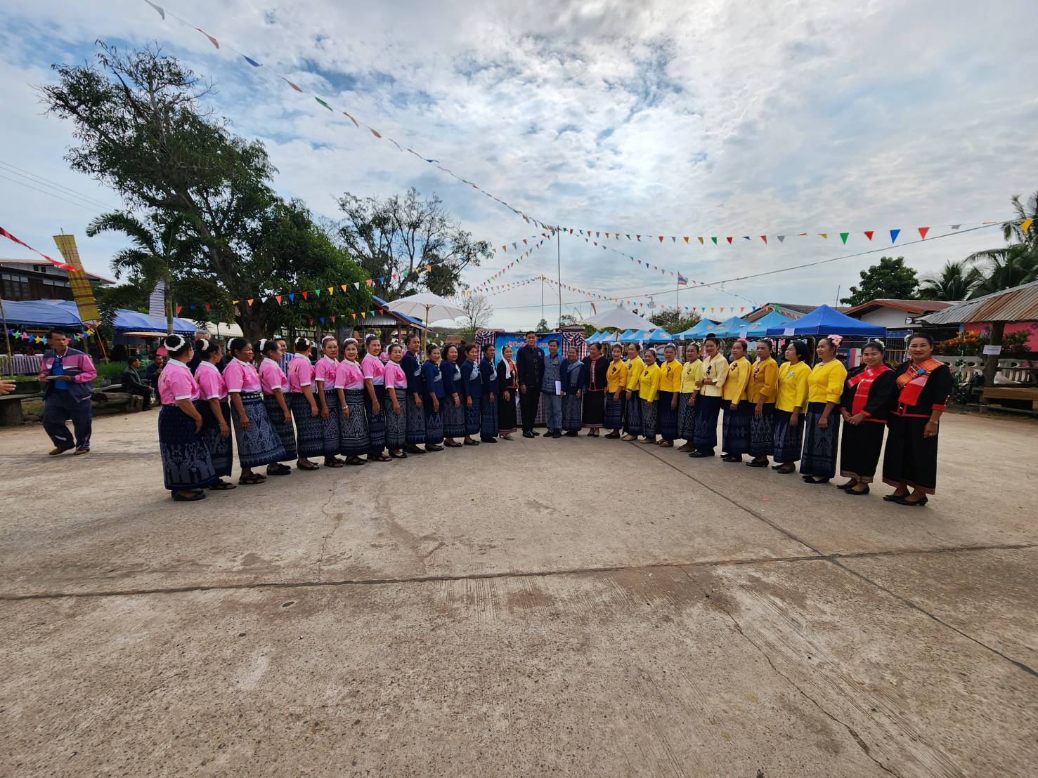 📢พช.สกลนคร : เปิดหมู่บ้านท่องเที่ยวเชิงสร้างสรรค์ (D – HOPE) “ภูผาทองเทรล ๒๐๒๔” และหมู่บ้านยั่งยืน ตามแนวทาง Waricchaphum Model : วิถีแห่งการพัฒนาที่ยั่งยืน เฉลิมพระเกียรติพระบาทสมเด็จ พระเจ้าอยู่หัว เนื่องในโอกาสมหามงคลเฉลิมพระชนมพรรษา ๖ รอบ ๒๘ กรกฎาคม ๒๕๖๗