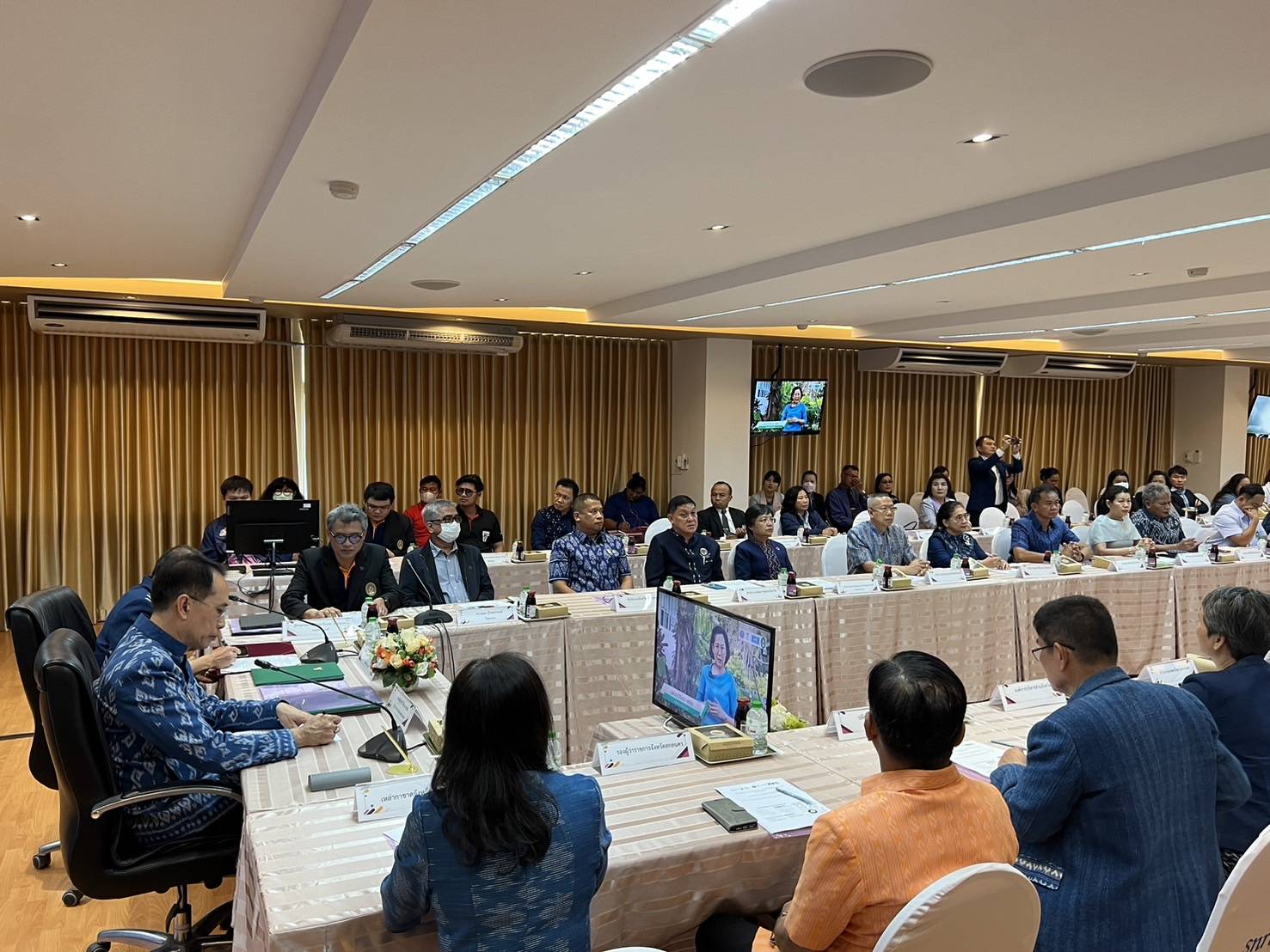 📢พช.สกลนคร : ลงนามบันทึกข้อตกลงความร่วมมือการบริหารจัดการเพื่อแก้ไขปัญหาความยากจนและลดความเหลื่อมล้ำจังหวัดสกลนคร และการจัดทำภาพอนาคต (Foresight) ในการแก้ไขปัญหาความยากจน จังหวัดสกลนคร
