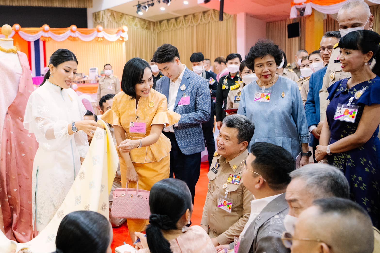 📢พช.สกลนคร : ผู้ว่าราชการจังหวัดสกลนคร รับเสด็จสมเด็จพระเจ้าลูกเธอ เจ้าฟ้าสิริวัณณวรี นารีรัตนราชกัญญา ในโอกาสเสด็จทอดพระเนตรการจัดงานแสดงผลิตภัณฑ์ผ้าไทยและงานหัตถกรรมชุมชนภาคตะวันออกเฉียงเหนือ จังหวัดอุบลราชธานี