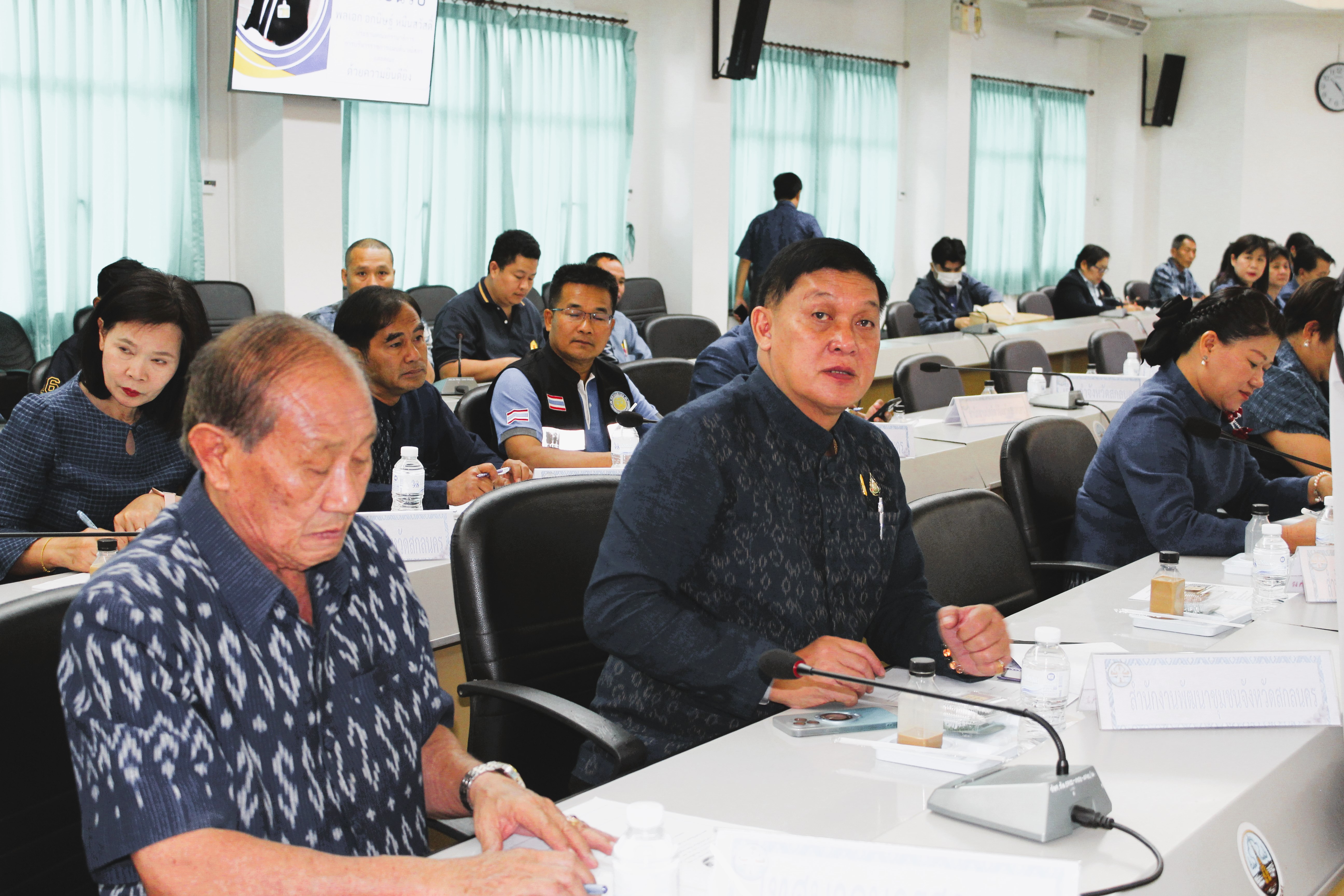 📢พช.สกลนคร : ร่วมประชุมการติดตามความคืบหน้าการขับเคลื่อนจังหวัดที่มีผลสัมฤทธิ์สูง