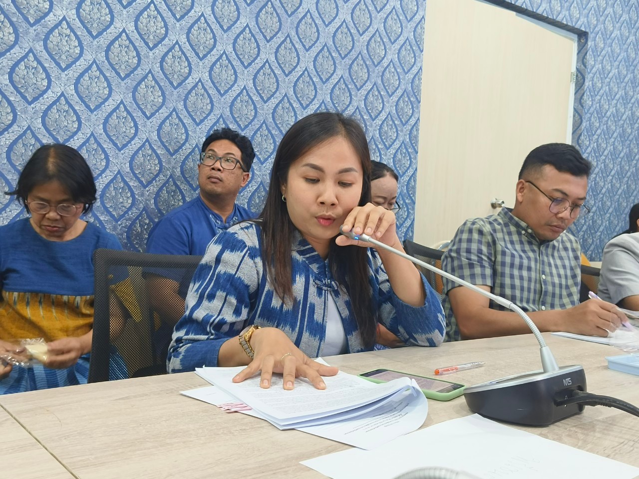📢พช.สกลนคร : ประชุมคณะอนุกรรมการบริหารกองทุนพัฒนาบทบาทสตรี ระดับจังหวัด จังหวัดสกลนคร ครั้งที่ ๒/๒๕๖๗ ณ ห้องประชุมสำนักงานเลขานุการคณะกรรมการบริหารกองทุนพัฒนาบทบาทสตรีจังหวัดสกลนคร