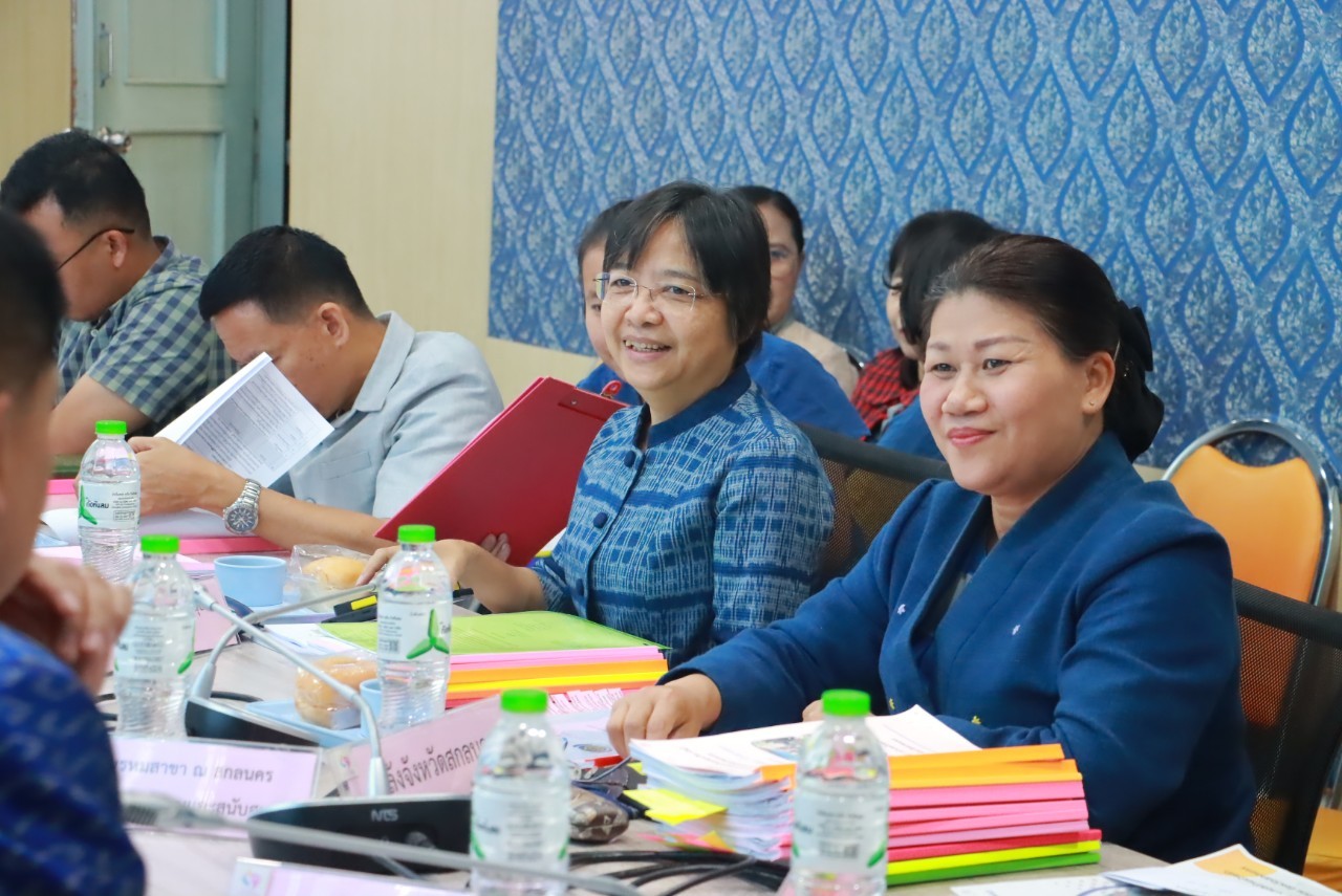 📢พช.สกลนคร : ประชุมคณะอนุกรรมการบริหารกองทุนพัฒนาบทบาทสตรี ระดับจังหวัด จังหวัดสกลนคร ครั้งที่ ๒/๒๕๖๗ ณ ห้องประชุมสำนักงานเลขานุการคณะกรรมการบริหารกองทุนพัฒนาบทบาทสตรีจังหวัดสกลนคร