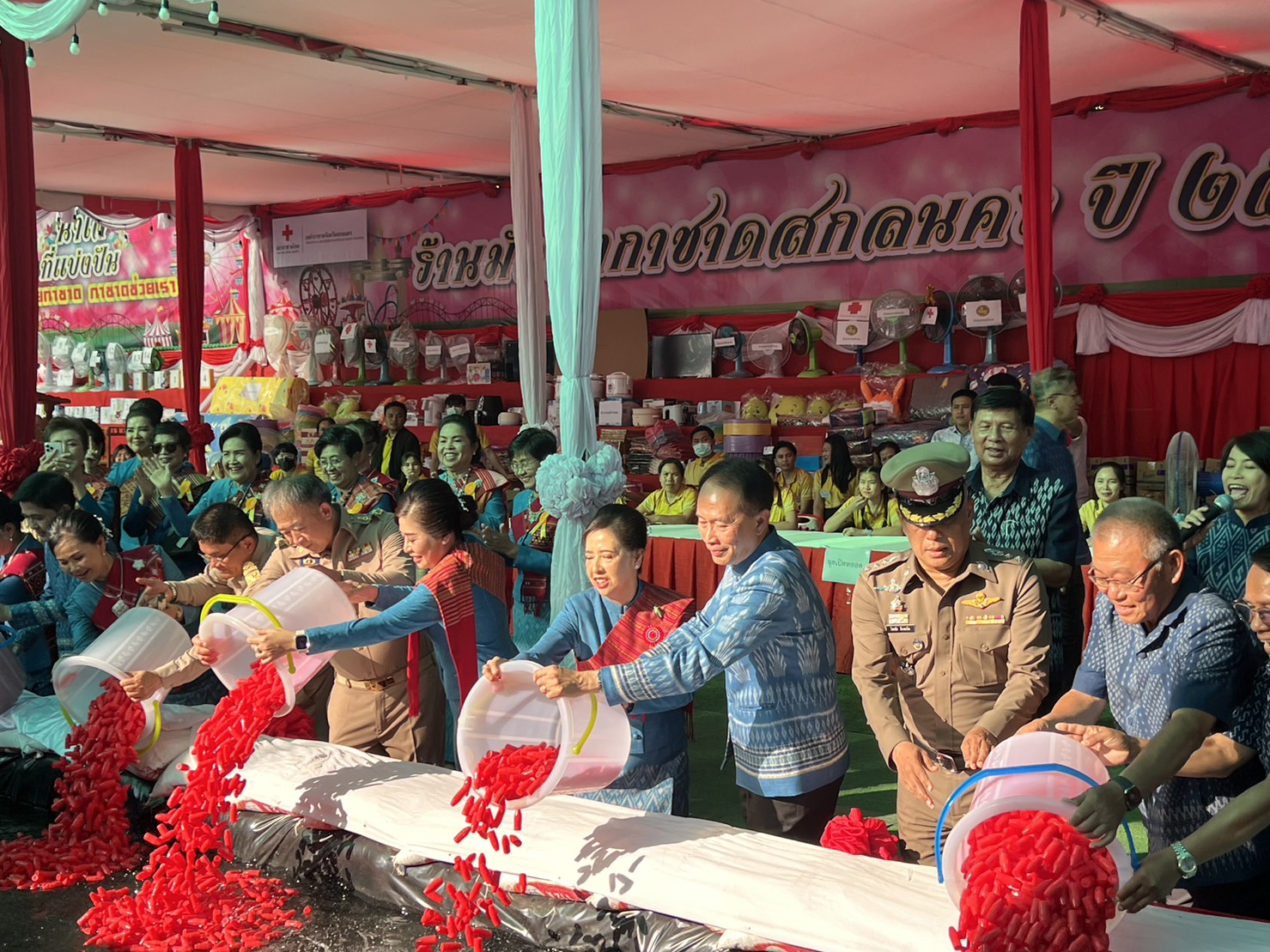 📢พช.สกลนคร : ร่วมพิธีเปิดบ่อมัจฉากาชาด ในงานรวมน้ำใจไทสกล จังหวัดสกลนคร ประจำปี ๒๕๖๗