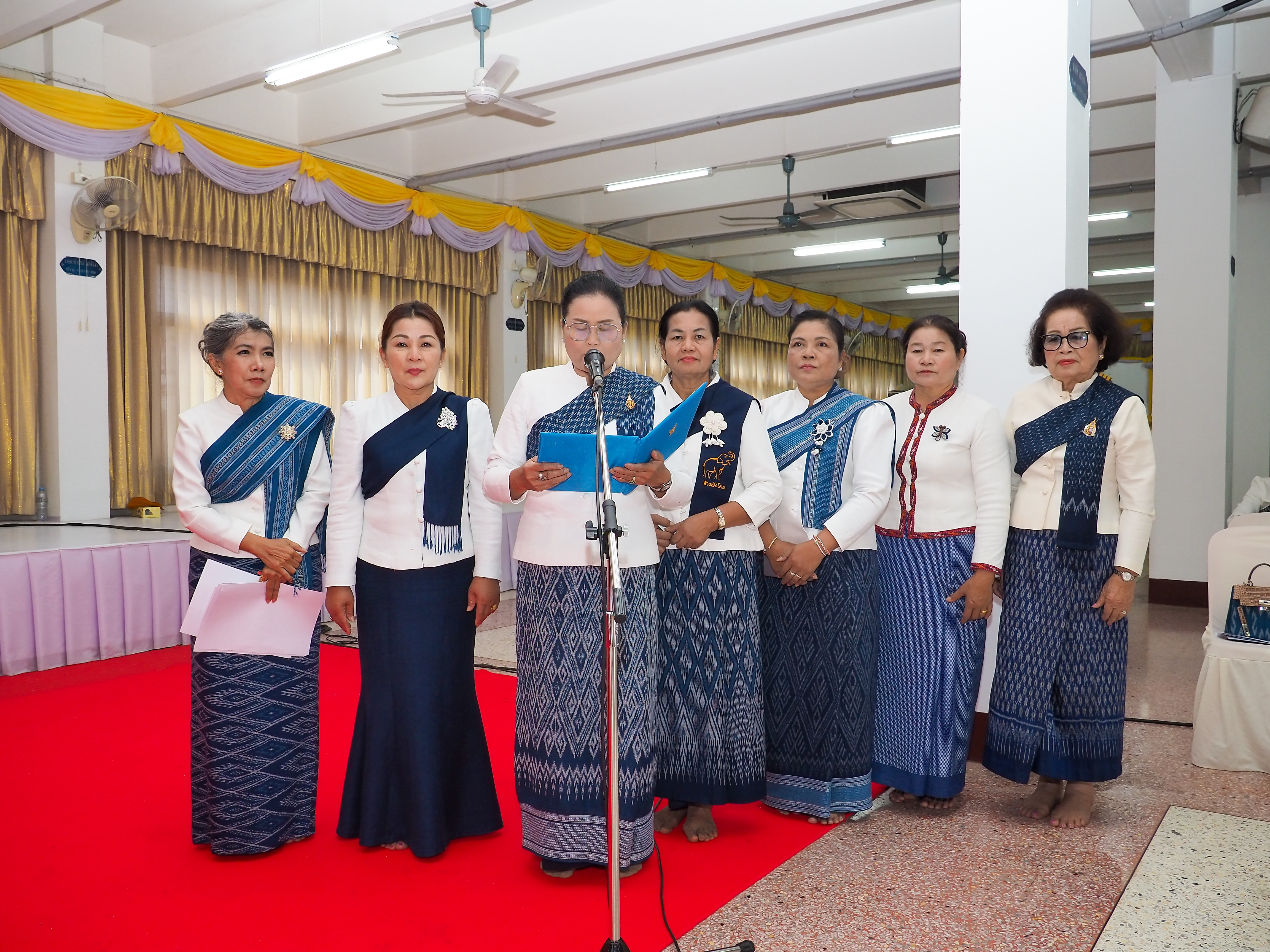 📢พช.สกลนคร : ร่วมทอดผ้าป่าสามัคคีสมทบกองทุนสตรีเฉลิมฉลองวันสตรีสากลจังหวัดสกลนคร ประจำปี ๒๕๖๗