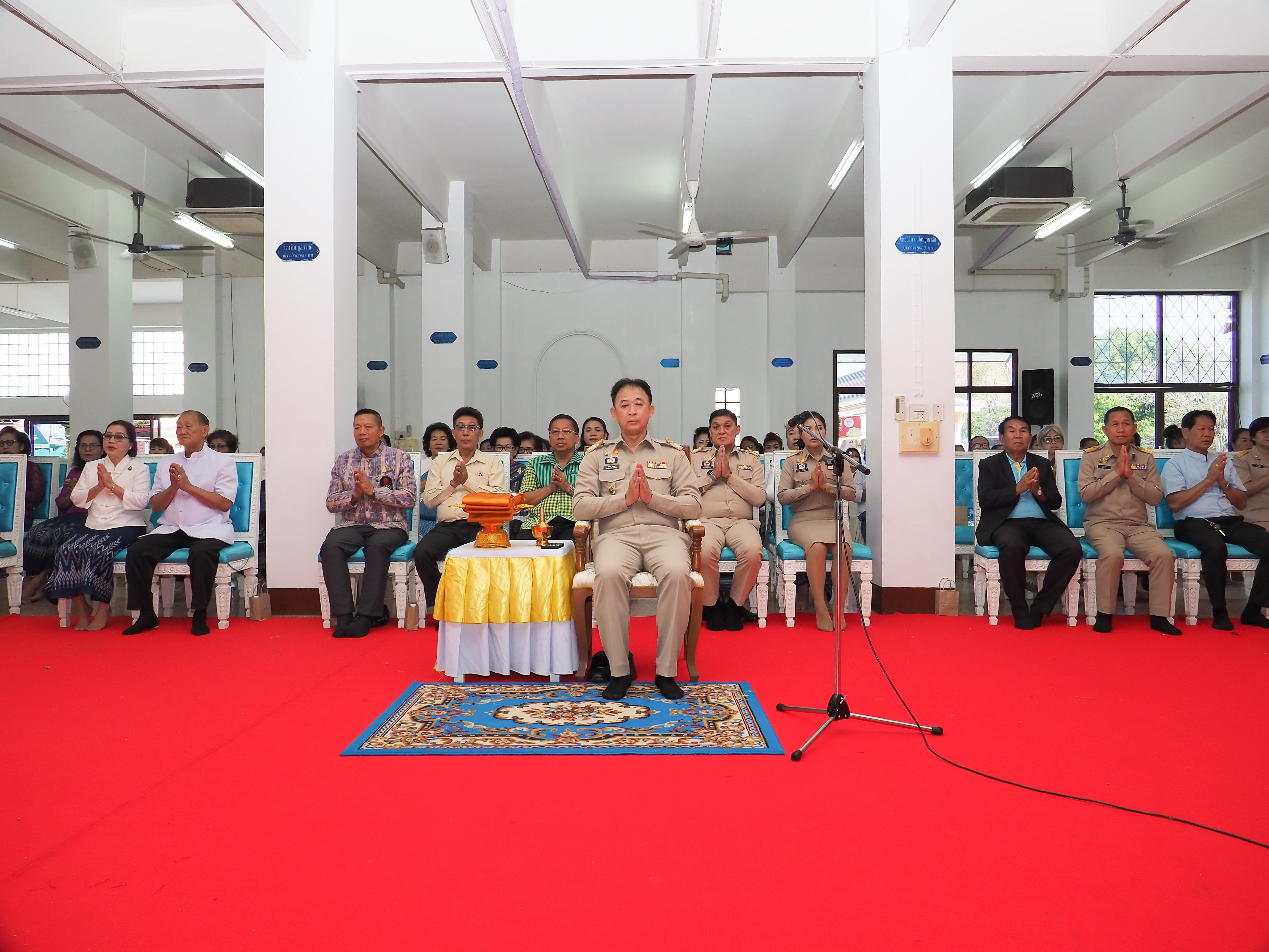 📢พช.สกลนคร : ร่วมทอดผ้าป่าสามัคคีสมทบกองทุนสตรีเฉลิมฉลองวันสตรีสากลจังหวัดสกลนคร ประจำปี ๒๕๖๗