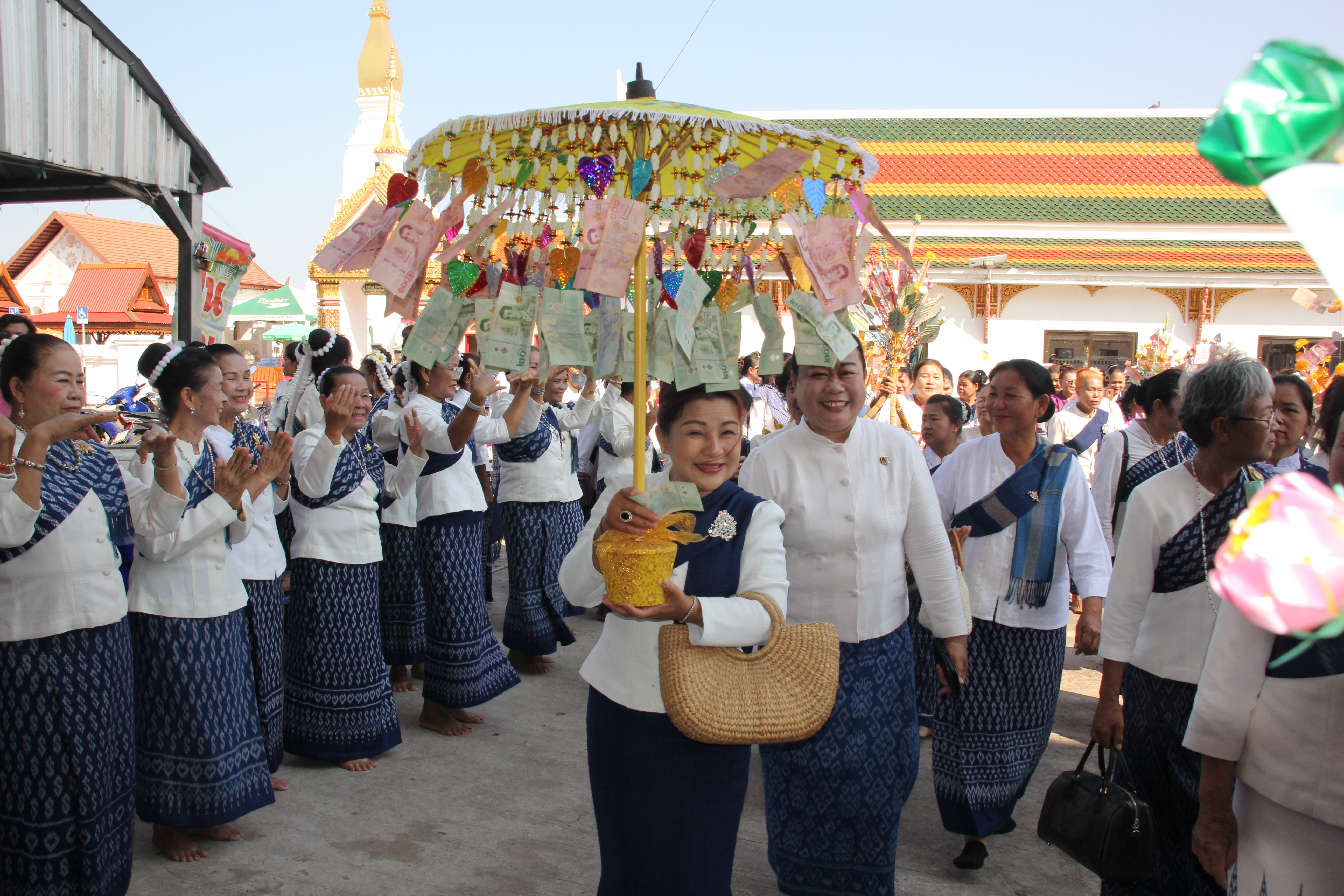 📢พช.สกลนคร : ร่วมทอดผ้าป่าสามัคคีสมทบกองทุนสตรีเฉลิมฉลองวันสตรีสากลจังหวัดสกลนคร ประจำปี ๒๕๖๗