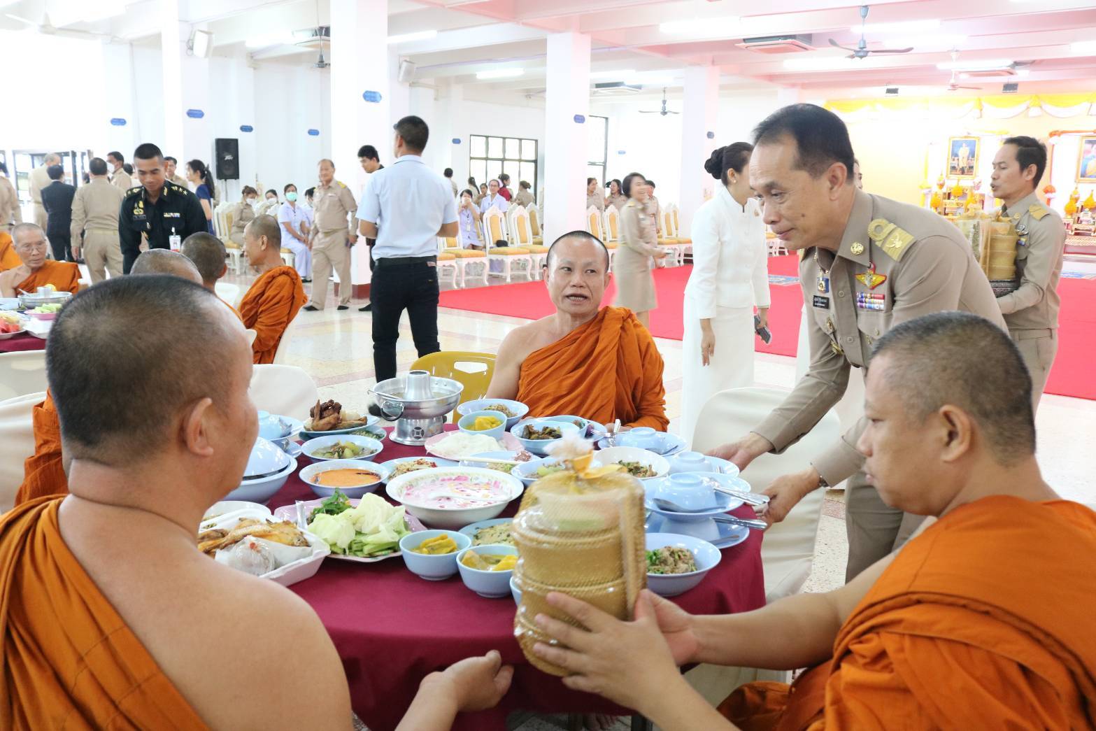 จังหวัดสกลนคร : จัดพิธีถวายภัตตาหารและเครื่องเขียนพระราชทาน แด่พระภิกษุ สามเณร ในการสอบบาลีสนามหลวง ครั้งที่ ๑ ครั้งหลัง ประจำปี พ.ศ. ๒๕๖๗ เป็นวันที่ ๓ วันสุดท้าย 🗓วันที่ ๗ มีนาคม ๒๕๖๗