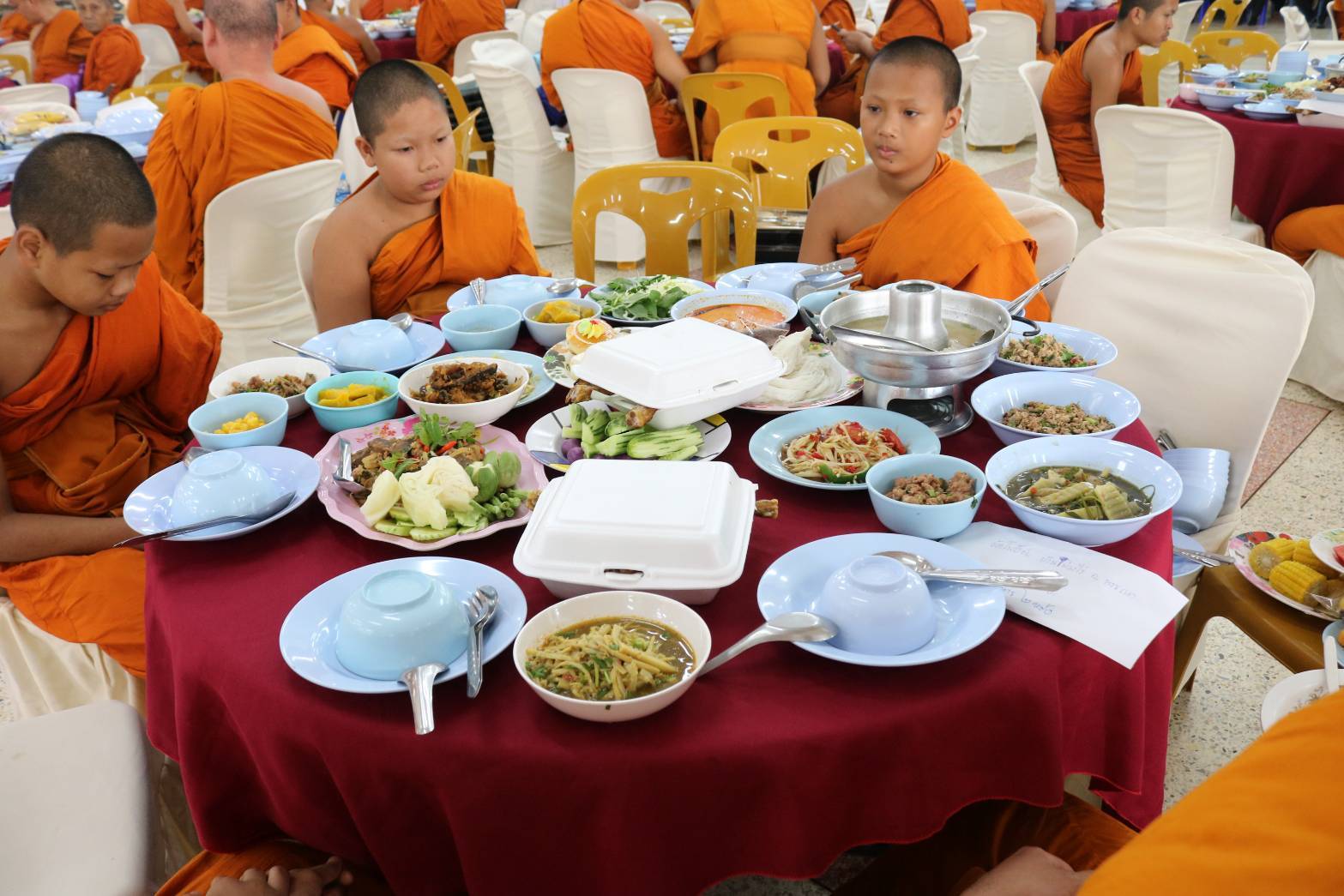 จังหวัดสกลนคร : จัดพิธีถวายภัตตาหารและเครื่องเขียนพระราชทาน แด่พระภิกษุ สามเณร ในการสอบบาลีสนามหลวง ครั้งที่ ๑ ครั้งหลัง ประจำปี พ.ศ. ๒๕๖๗ เป็นวันที่ ๓ วันสุดท้าย 🗓วันที่ ๗ มีนาคม ๒๕๖๗