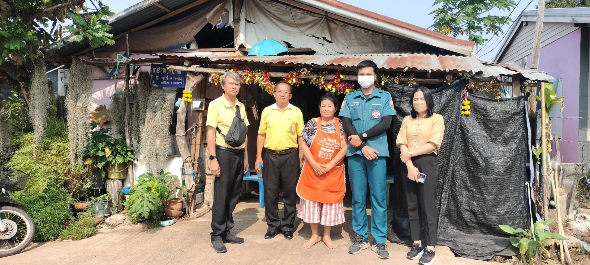 📢จังหวัดสกลนคร : กรมการพัฒนาชุมชน กระทรวงมหาดไทย ร่วมกับมูลนิธิป่อเต็กตึ๊ง ออกพื้นที่ติดตามครัวเรือนเป้าหมายเพื่อสนับสนุนวัสดุอุปกรณ์ในการประกอบอาชีพ