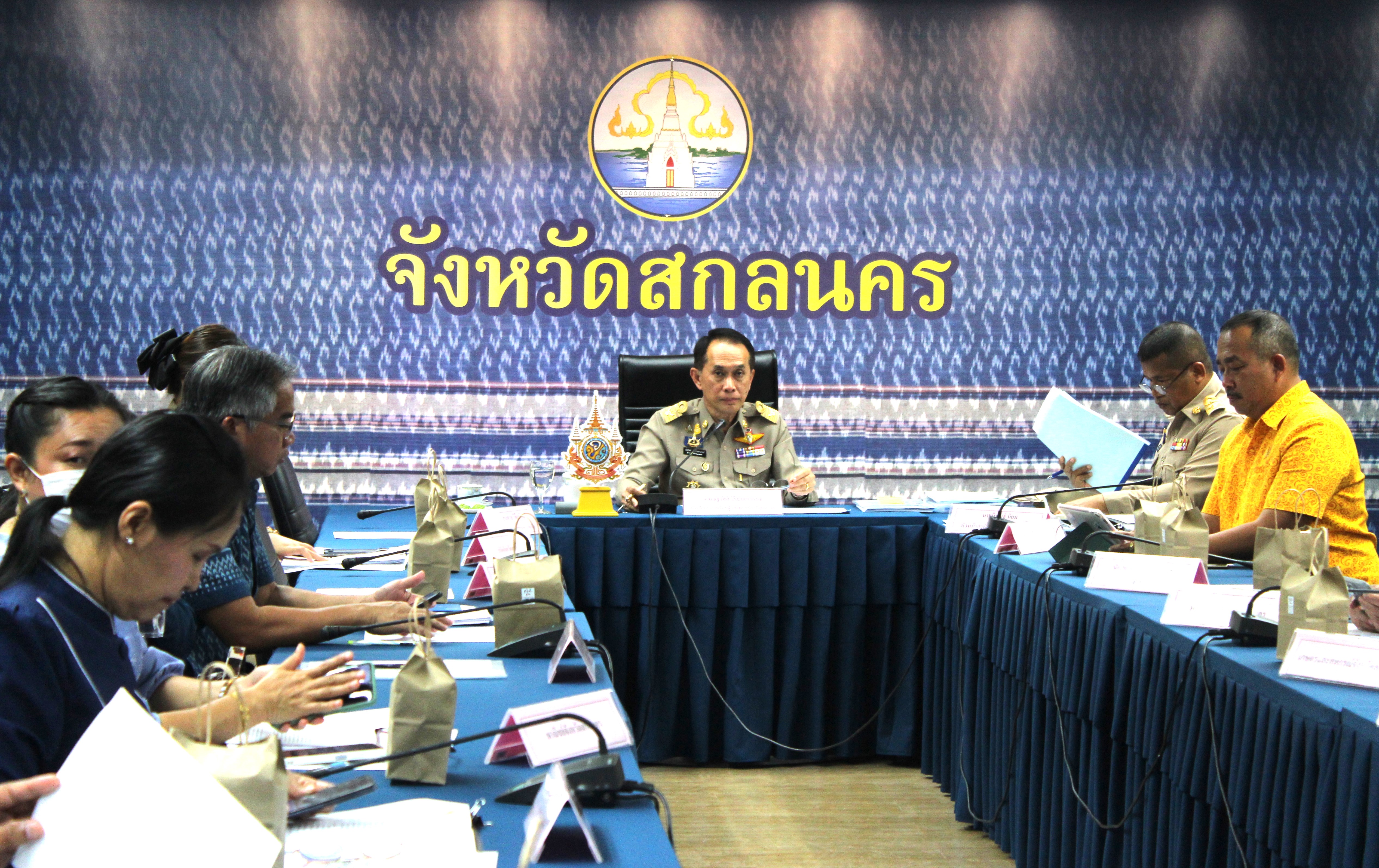 พช.สกลนคร : ร่วมประชุมชี้แจงกับคณะกรรมาธิการวิสามัญพิจารณาศึกษาร่างพระราชบัญญัติงบประมาณรายจ่าย ประจำปีงบประมาณ พ.ศ. ๒๕๖๗ วุฒิสภา ครั้งที่ ๒๗/๒๕๖๗
