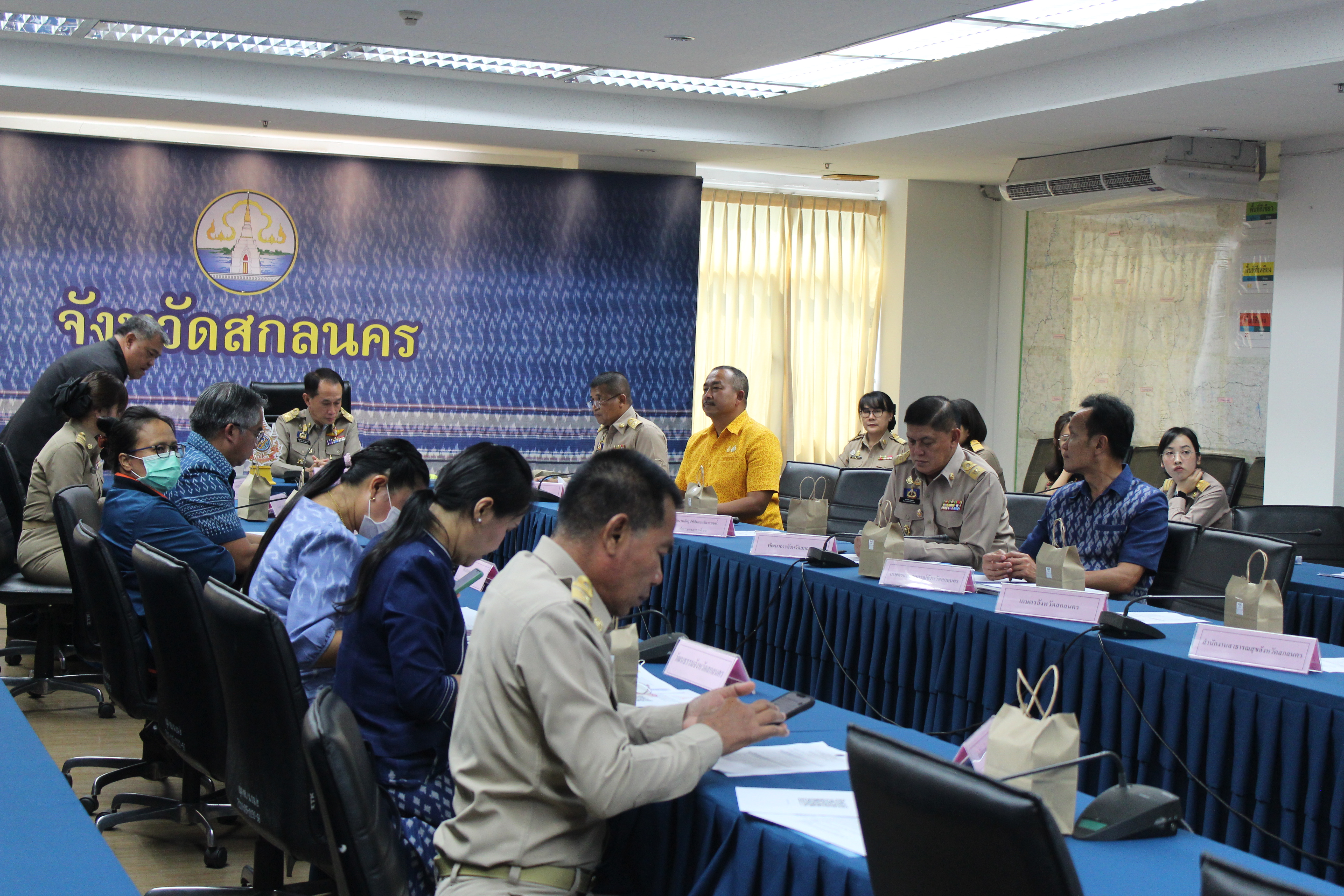พช.สกลนคร : ร่วมประชุมชี้แจงกับคณะกรรมาธิการวิสามัญพิจารณาศึกษาร่างพระราชบัญญัติงบประมาณรายจ่าย ประจำปีงบประมาณ พ.ศ. ๒๕๖๗ วุฒิสภา ครั้งที่ ๒๗/๒๕๖๗