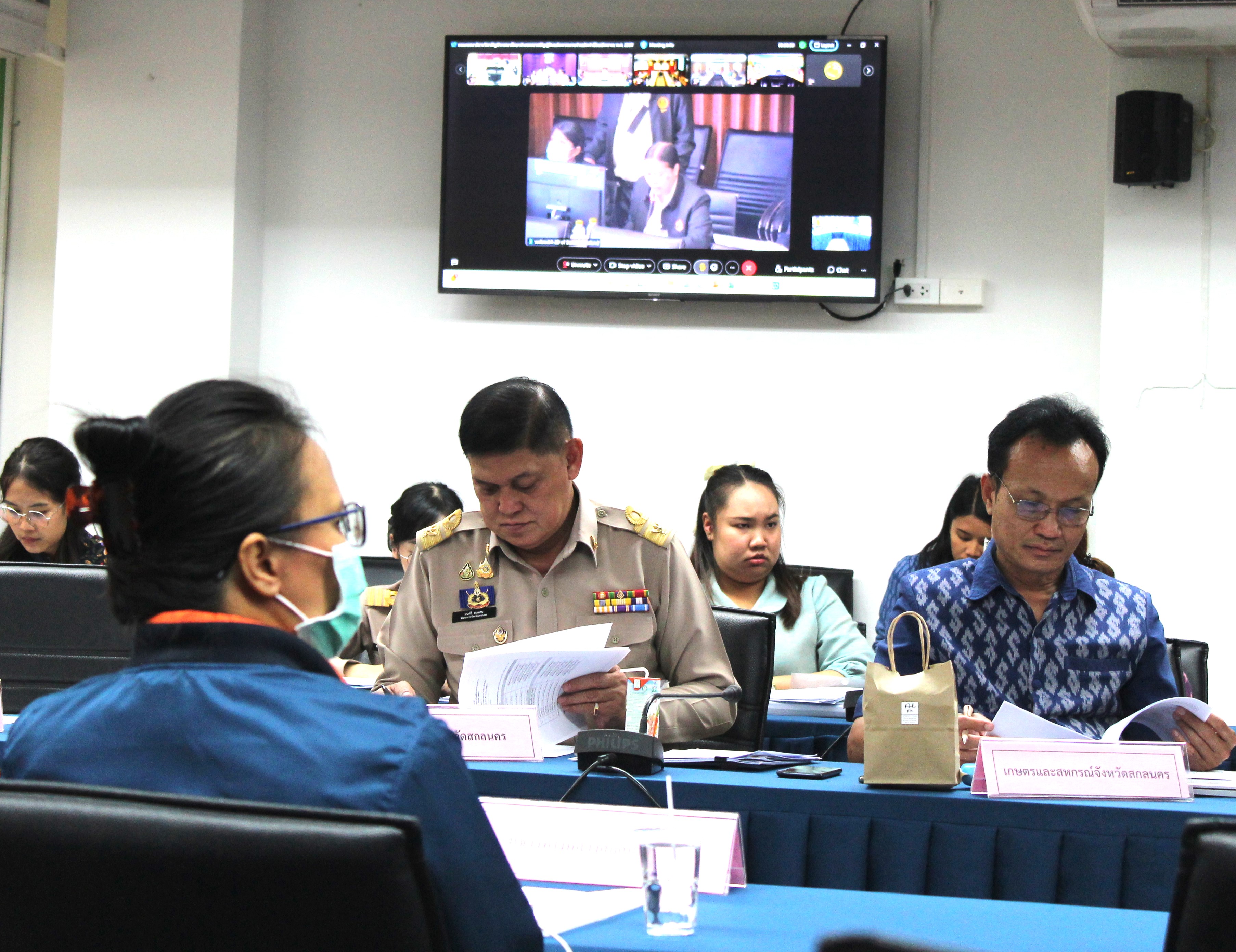 พช.สกลนคร : ร่วมประชุมชี้แจงกับคณะกรรมาธิการวิสามัญพิจารณาศึกษาร่างพระราชบัญญัติงบประมาณรายจ่าย ประจำปีงบประมาณ พ.ศ. ๒๕๖๗ วุฒิสภา ครั้งที่ ๒๗/๒๕๖๗