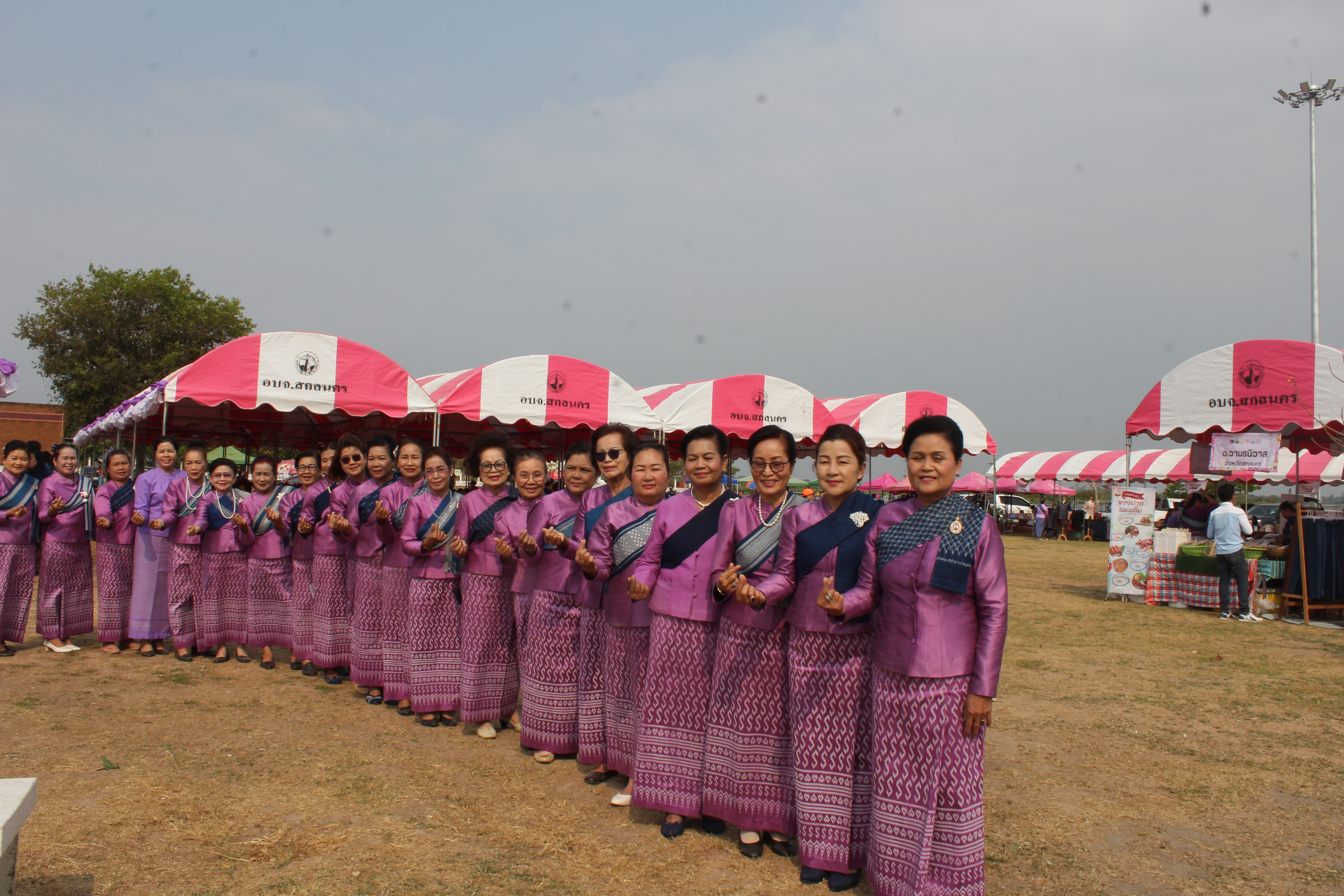 จังหวัดสกลนคร : รวมพลังสตรี บริหารกายให้ได้เหงื่อ เพื่อสุขภาพที่ดี ในงานวันสตรีสากลปี ๒๕๖๗