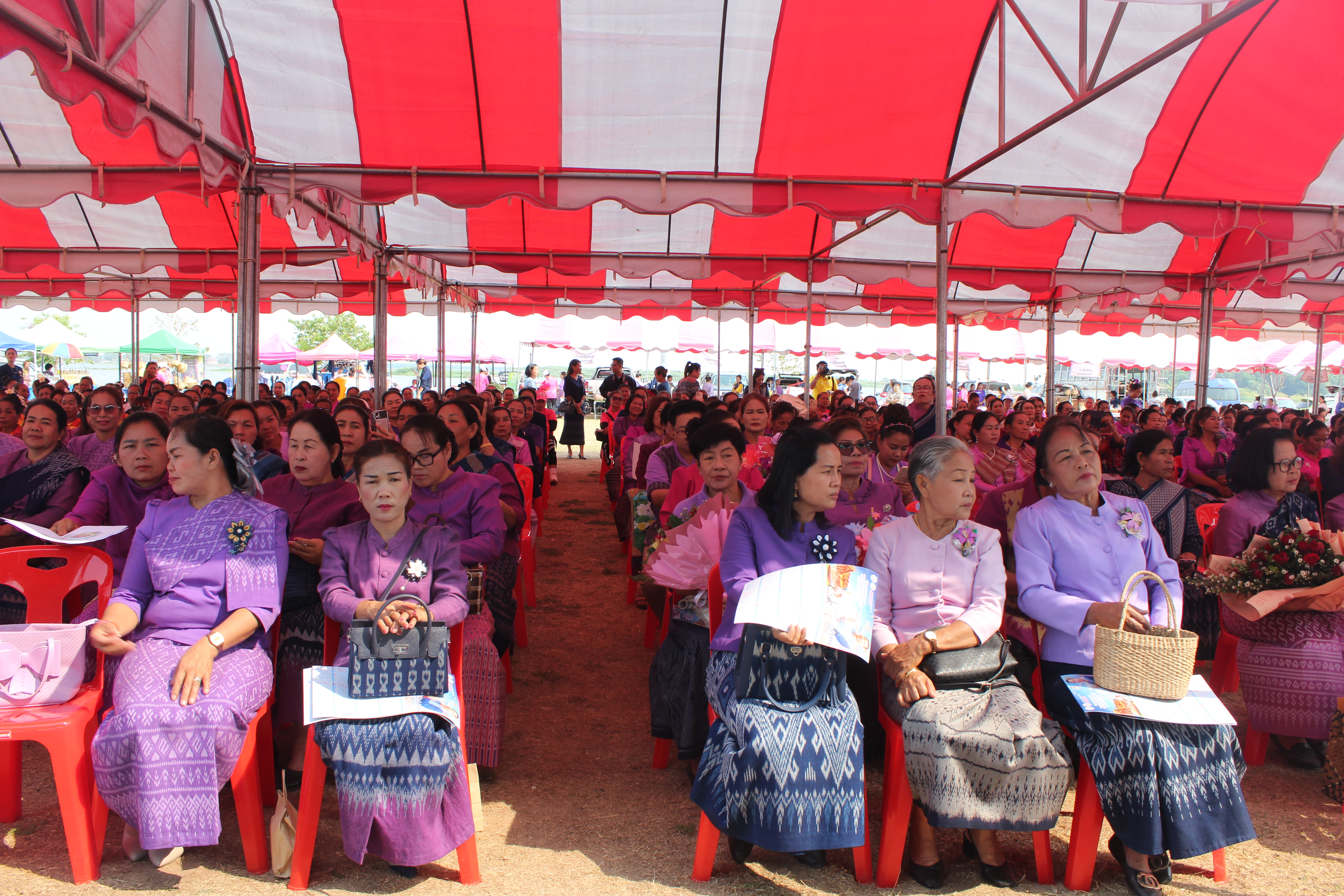 จังหวัดสกลนคร : รวมพลังสตรี บริหารกายให้ได้เหงื่อ เพื่อสุขภาพที่ดี ในงานวันสตรีสากลปี ๒๕๖๗