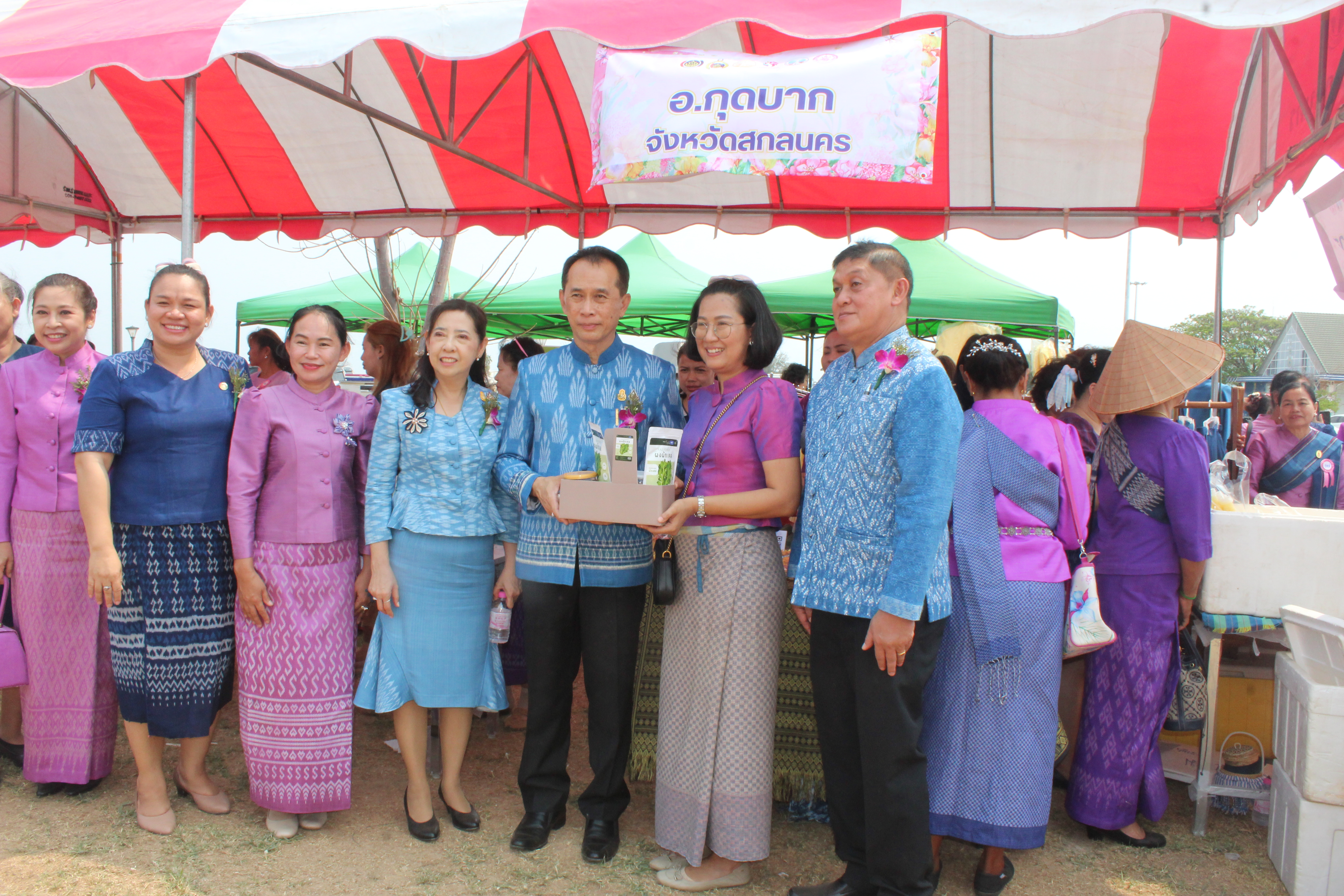 จังหวัดสกลนคร : รวมพลังสตรี บริหารกายให้ได้เหงื่อ เพื่อสุขภาพที่ดี ในงานวันสตรีสากลปี ๒๕๖๗