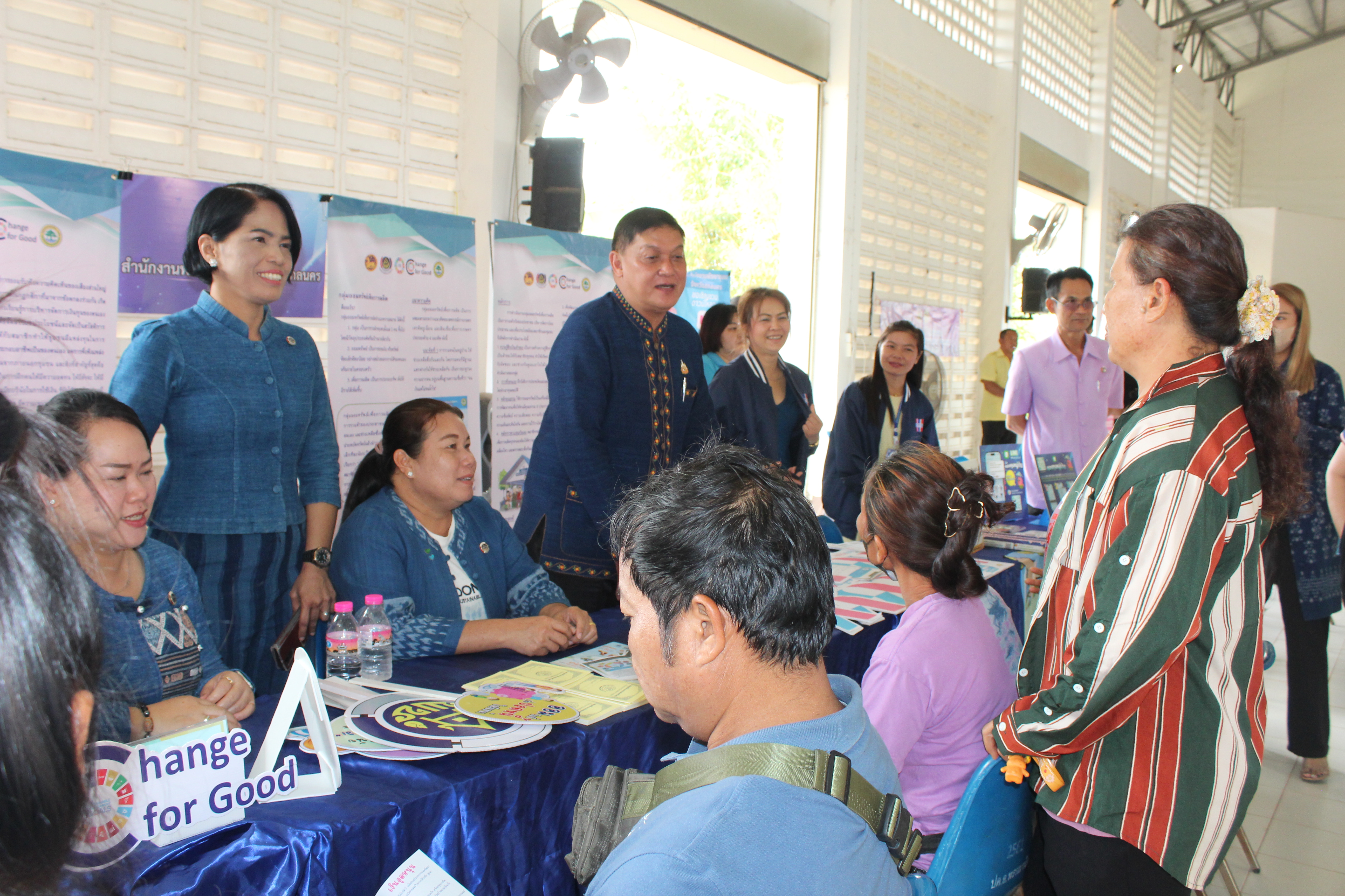พช.สกลนคร : ร่วมกิจกรรม”ตลาดนัดแก้หนี้” ประจำเดือนมีนาคม ๒๕๖๗ พื้นที่อำเภอพรรณานิคม จังหวัดสกลนคร