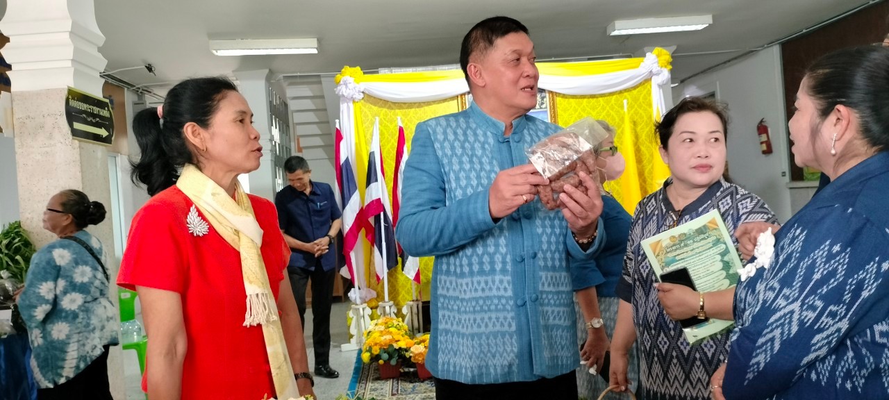 📢จังหวัดสกลนคร : จัดประกวดหมู่บ้านต้นแบบการน้อมนำแนวพระราชดำริไปประยุกต์ใช้ ตามโครงการ ๙;๑๐ ปฏิบัติบูชา สืบสาน รักษา ต่อยอด เพื่อพัฒนาชุมชน ปี ๒๕๖๗