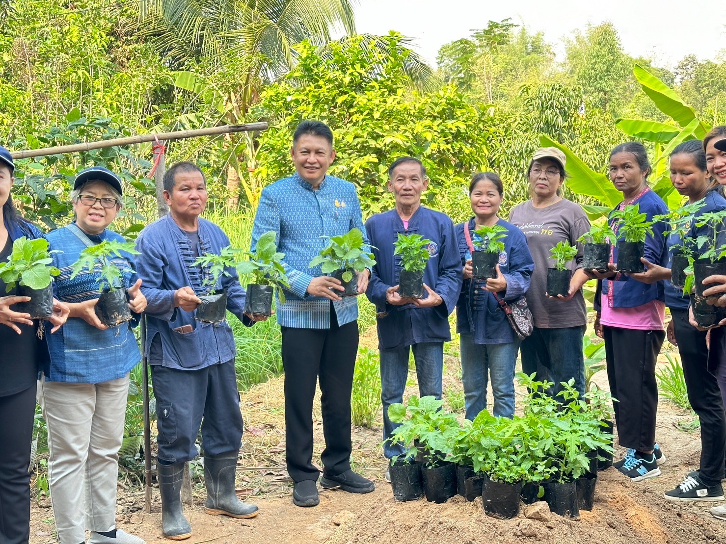 📢พช.สกลนคร : ผู้ตรวจราชการกรมการพัฒนาชุมชน นายสุรพล แก้วอินธิ ลงพื้นที่ตรวจราชการจังหวัดสกลนคร