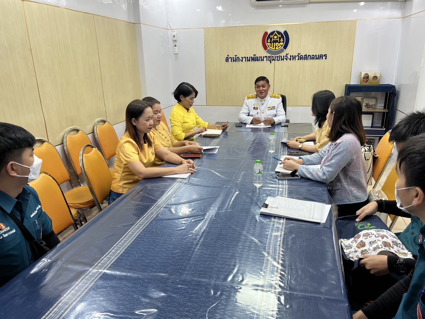 📢จังหวัดสกลนคร : กรมการพัฒนาชุมชน กระทรวงมหาดไทย ร่วมกับมูลนิธิป่อเต็กตึ๊ง ออกพื้นที่ติดตามครัวเรือนเป้าหมายเพื่อสนับสนุนวัสดุอุปกรณ์ในการประกอบอาชีพ