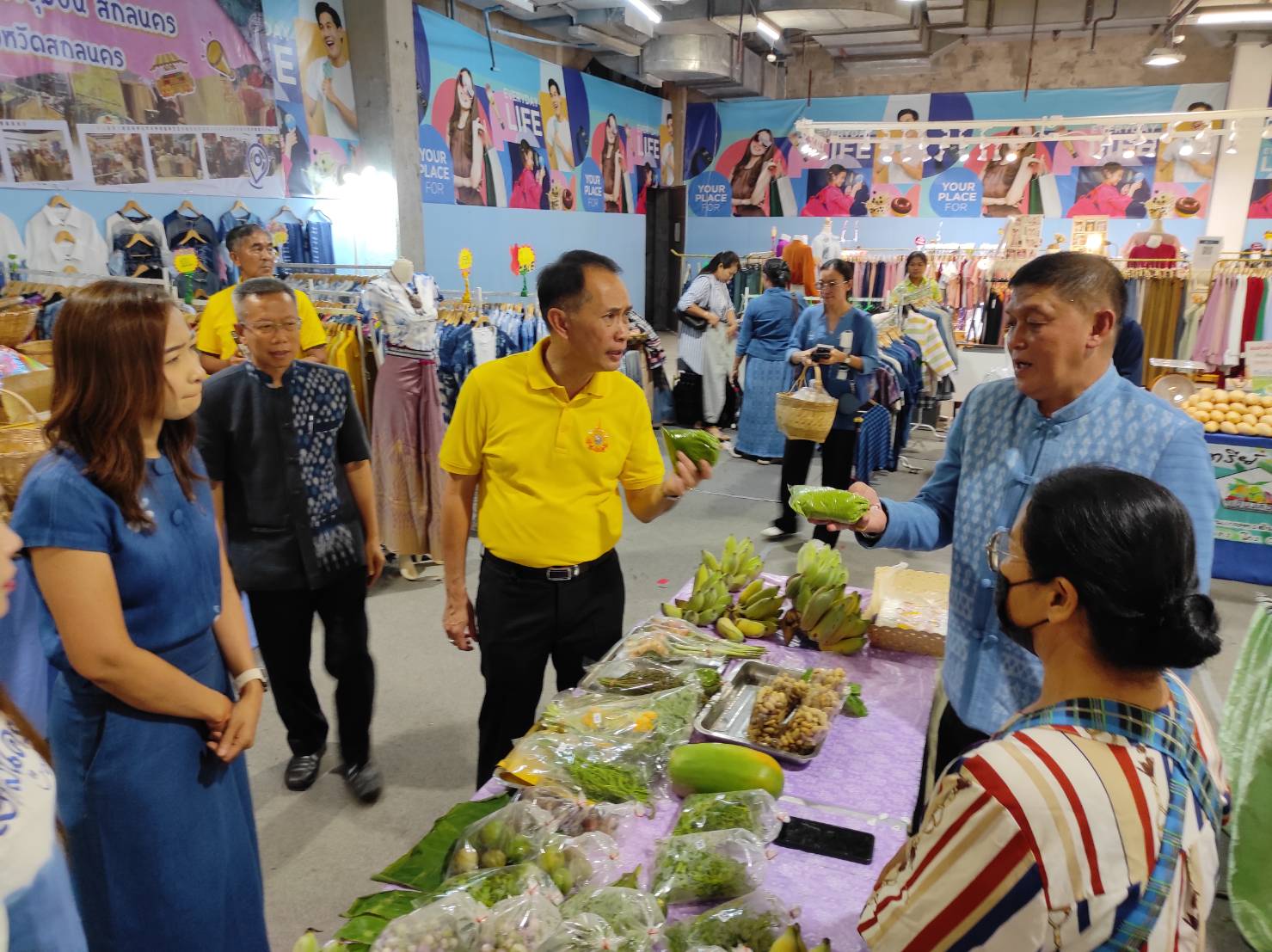 จังหวัดสกลนคร MOU ห้างสรรพสินค้า โรบินสัน ไลฟ์สไตล์ จังหวัดสกลนคร จัดกิจกรรมส่งเสริมช่องทางการจำหน่ายสินค้า OTOP และอาหารปลอดภัย ในช่วงเทศกาลสงกรานต์ ระหว่างวันที่ 6-16 เมษายน 2567