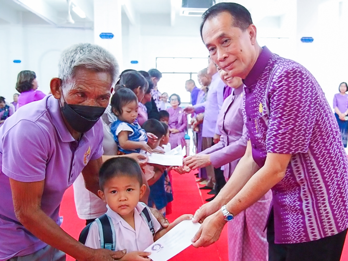 📢จังหวัดสกลนคร : ทอดผ้าป่าสมทบกองทุนพัฒนาเด็กชนบท ในพระราชูปถัมภ์สมเด็จพระเทพรัตนราชสุดาฯ สยามบรมราชกุมารี ประจำปี 2567