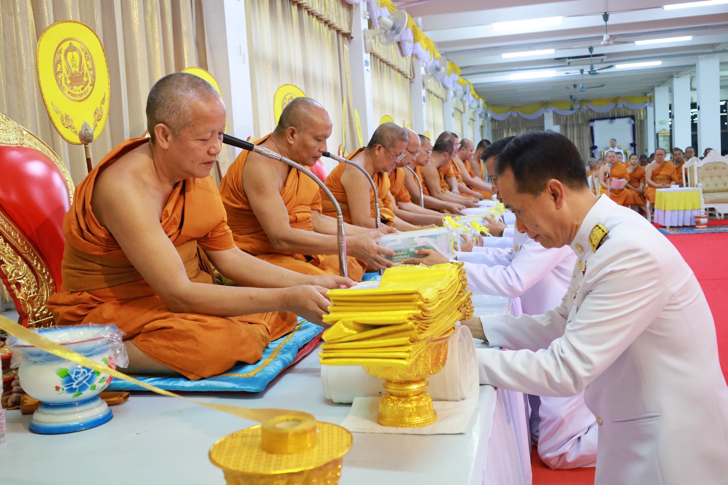 ♦พช.สกลนคร : ร่วมพิธีทำบุญตักบาตร เนื่องในวันที่ระลึกพระบาทสมเด็จพระพุทธยอดฟ้าจุฬาโลกมหาราช และวันที่ระลึกมหาจักรีบรมราชวงศ์ ประจำปี ๒๕๖๗