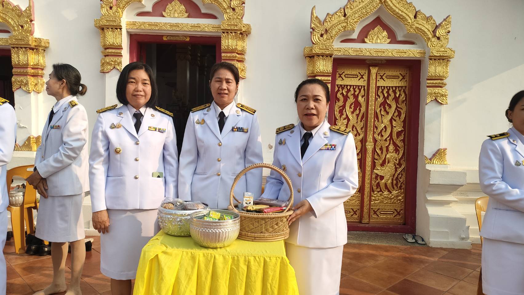 ♦พช.สกลนคร : ร่วมพิธีทำบุญตักบาตร เนื่องในวันที่ระลึกพระบาทสมเด็จพระพุทธยอดฟ้าจุฬาโลกมหาราช และวันที่ระลึกมหาจักรีบรมราชวงศ์ ประจำปี ๒๕๖๗