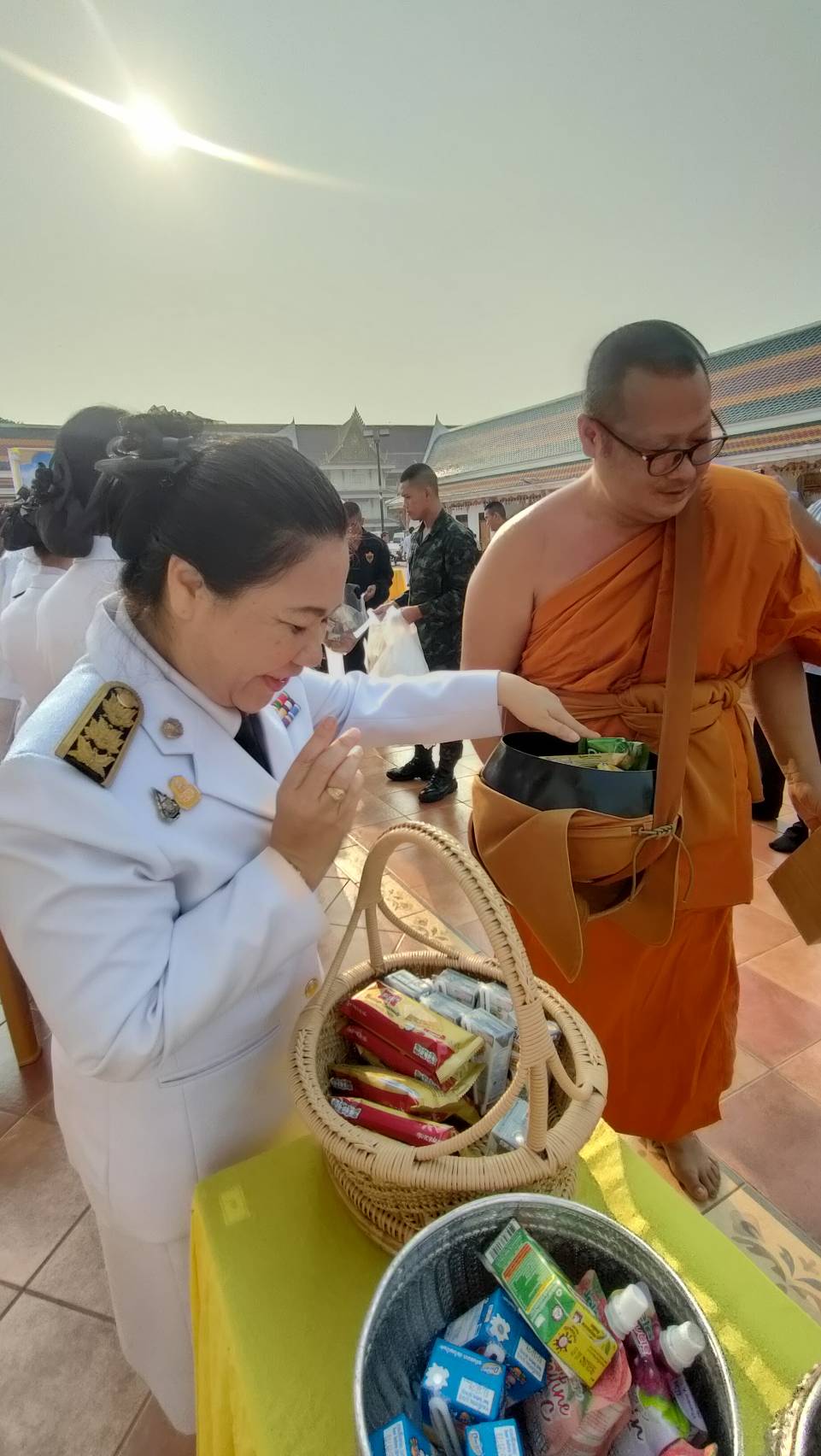 ♦พช.สกลนคร : ร่วมพิธีทำบุญตักบาตร เนื่องในวันที่ระลึกพระบาทสมเด็จพระพุทธยอดฟ้าจุฬาโลกมหาราช และวันที่ระลึกมหาจักรีบรมราชวงศ์ ประจำปี ๒๕๖๗