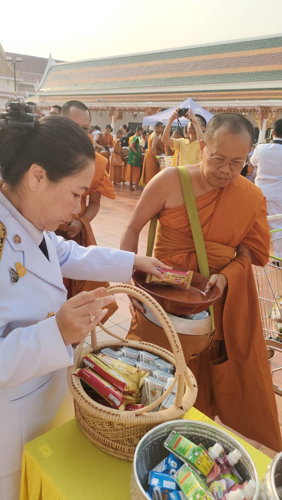 ♦พช.สกลนคร : ร่วมพิธีทำบุญตักบาตร เนื่องในวันที่ระลึกพระบาทสมเด็จพระพุทธยอดฟ้าจุฬาโลกมหาราช และวันที่ระลึกมหาจักรีบรมราชวงศ์ ประจำปี ๒๕๖๗
